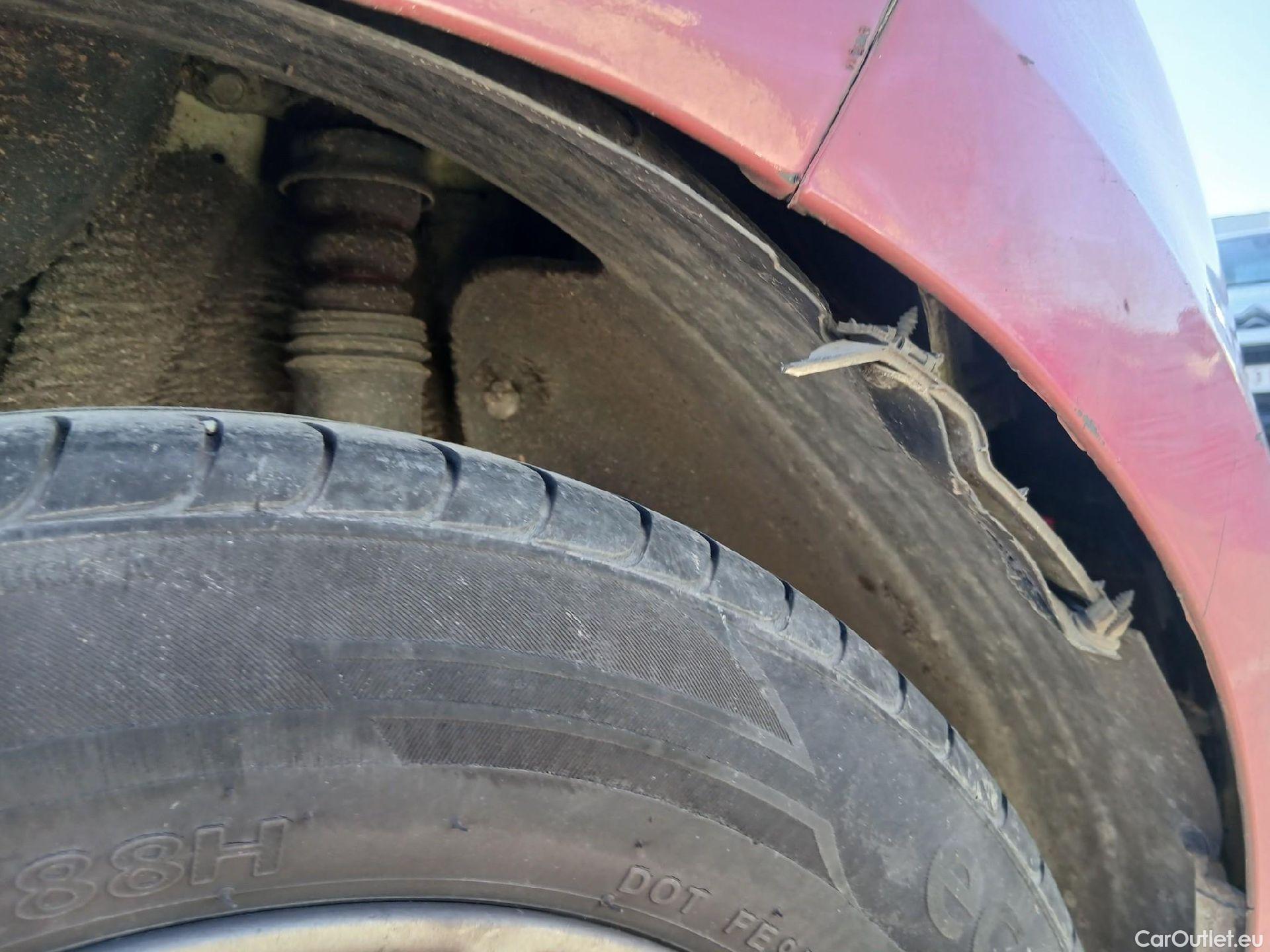  KIA  Rio KIA  / 2020 / 5P / berlina con portón 1.0 T-GDi 74kW (100CV) MHEV iMT Concept #47