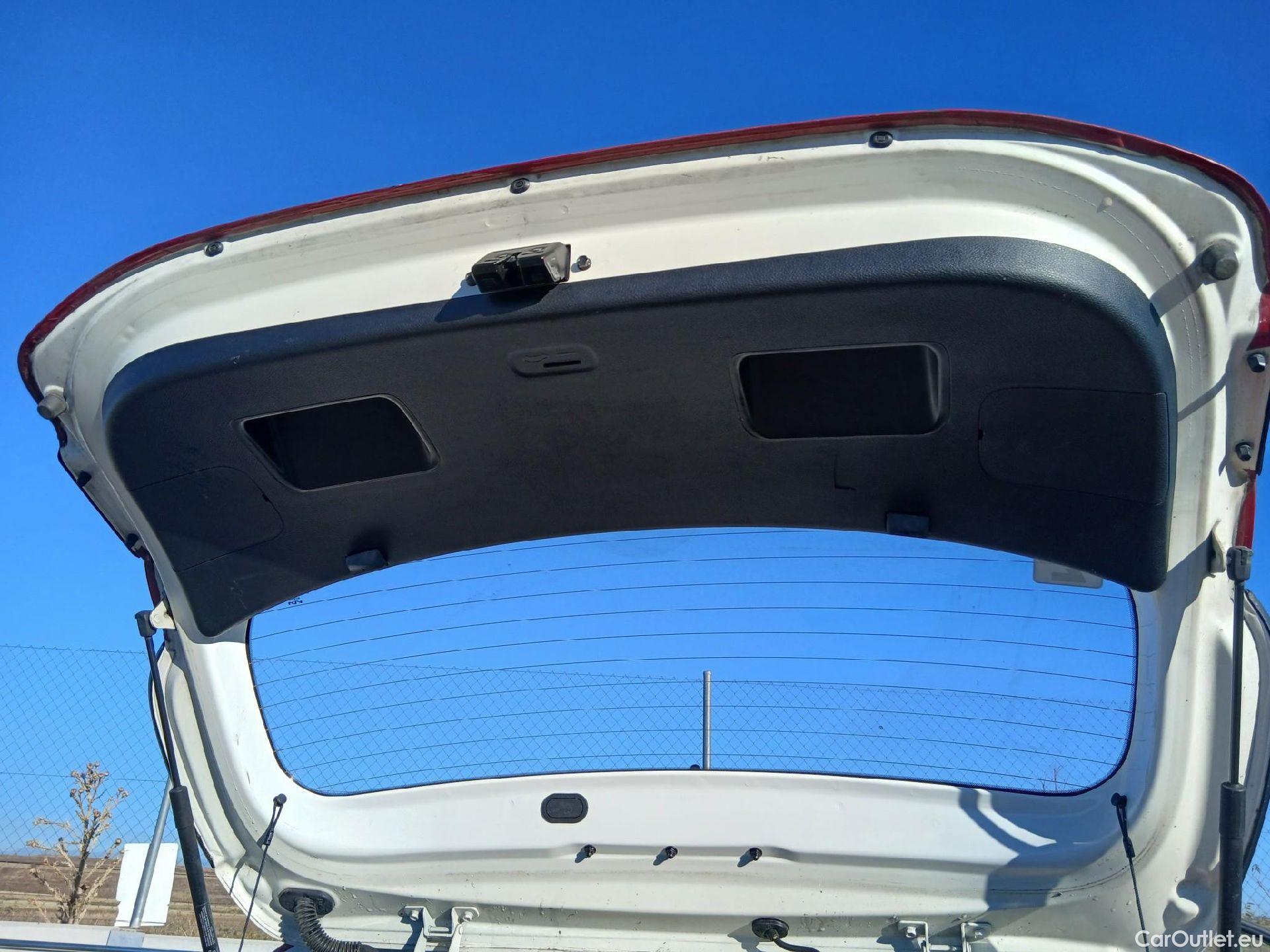  KIA  Rio KIA  / 2020 / 5P / berlina con portón 1.0 T-GDi 74kW (100CV) MHEV iMT Concept #16