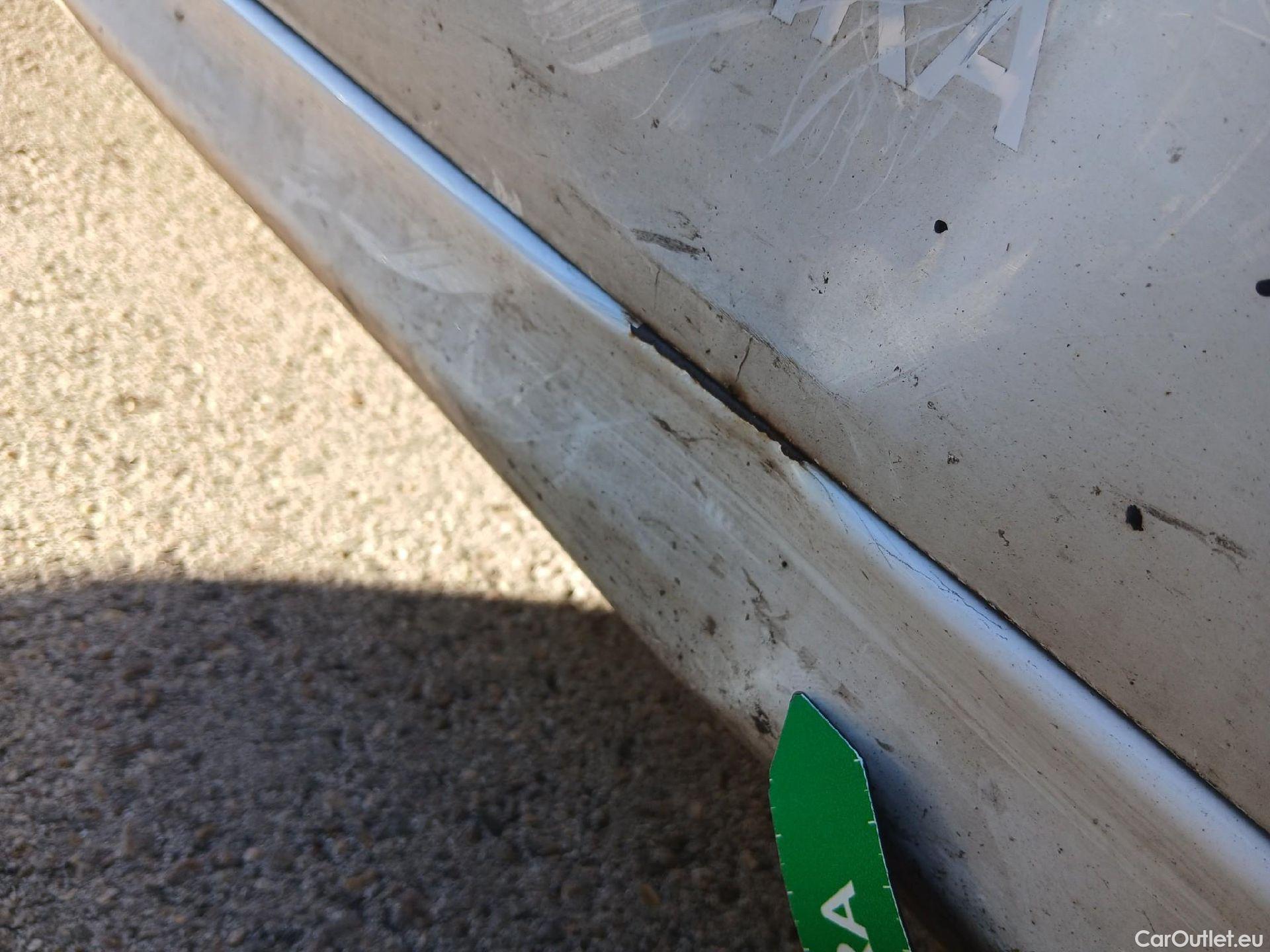  KIA  Rio KIA  / 2020 / 5P / berlina con portón 1.0 T-GDi 74kW (100CV) MHEV iMT Concept #31