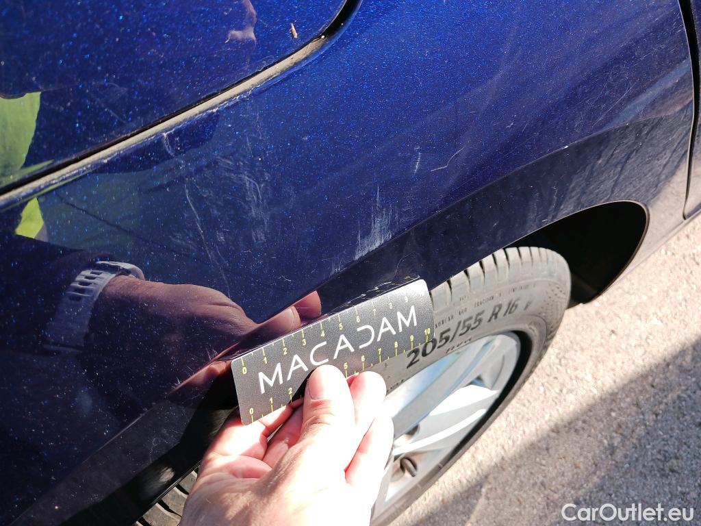  Volkswagen  Golf  VOLKSWAGEN / 2020 / 5P / berlina con portón Life 2.0 TDI 85kW (115CV) #37