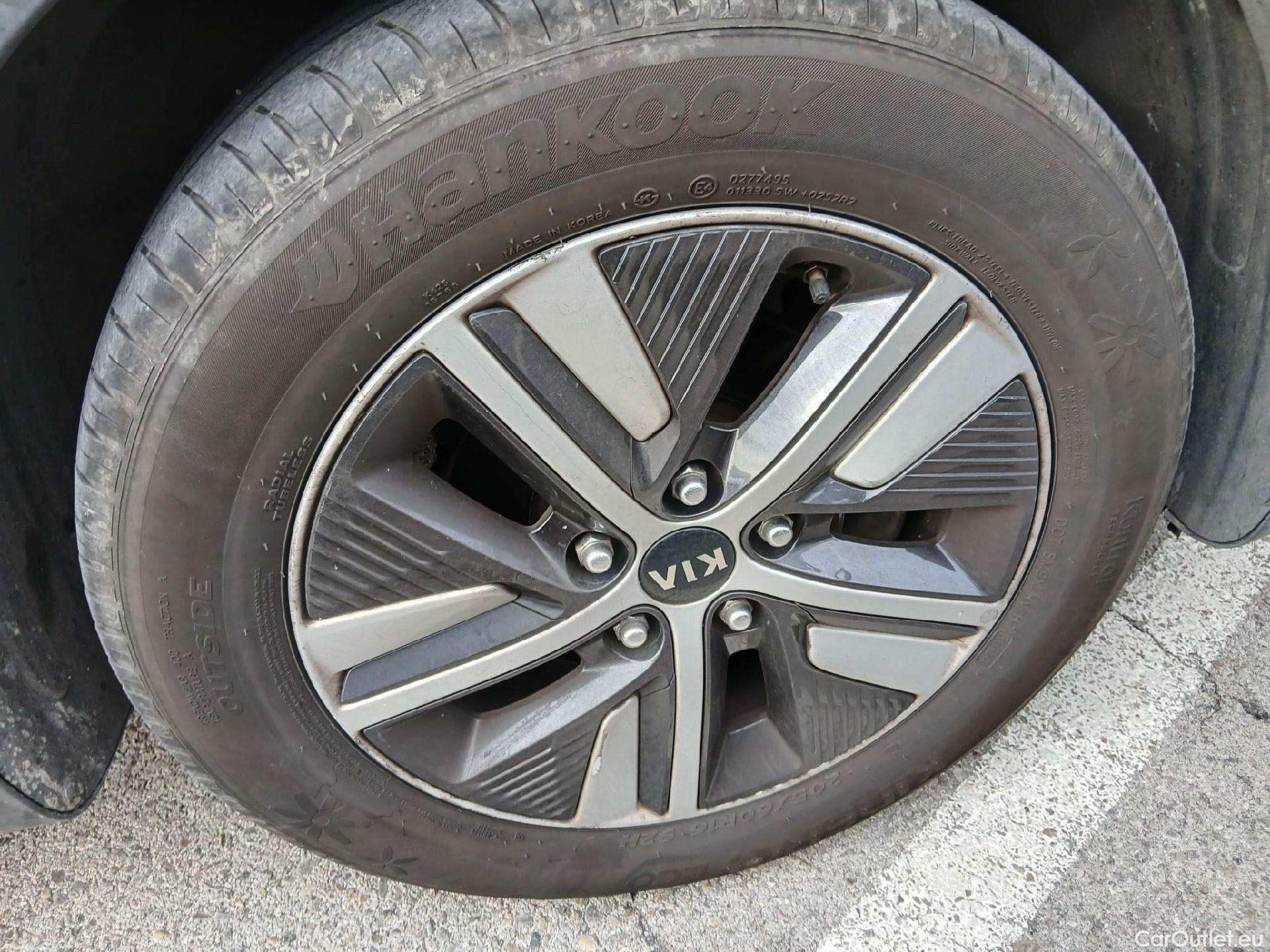  KIA  Niro KIA  1.6 GDi PHEV 104kW (141CV) Drive (AC) #63