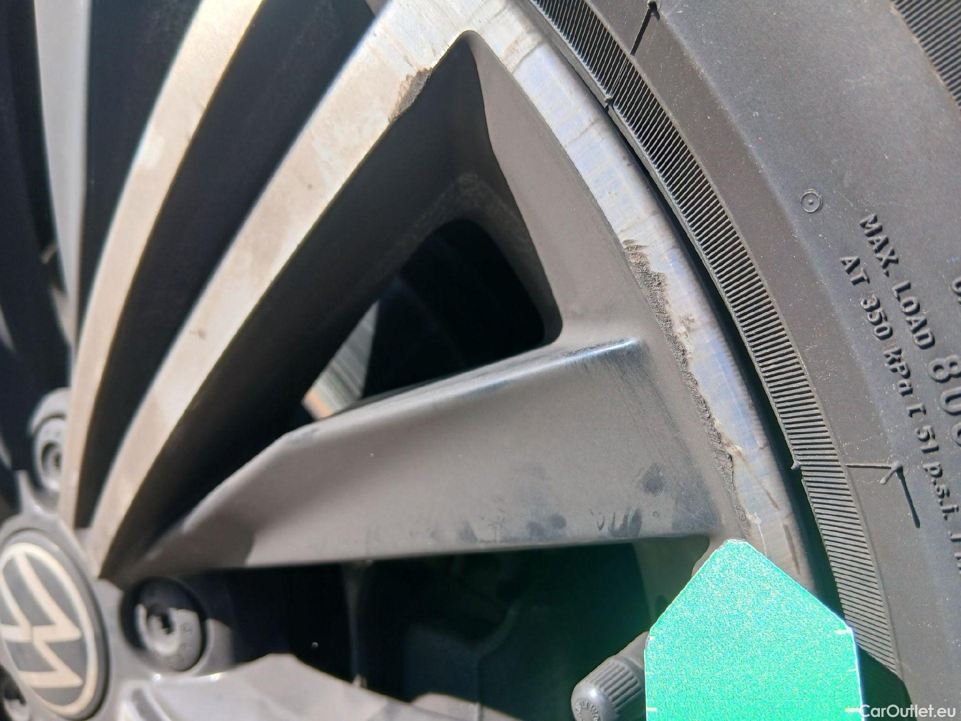  Volkswagen  Tiguan VOLKSWAGEN  / 2020 / 5P / todoterreno Life 2.0 TDI 110kW (150CV) DSG #41