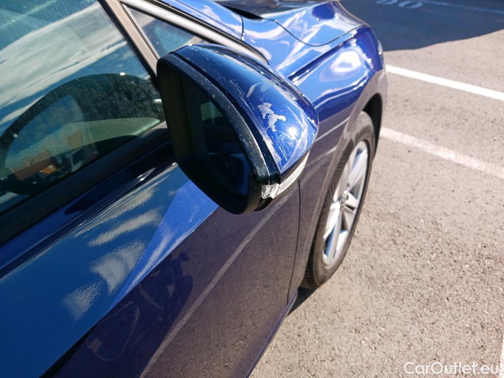  Volkswagen  Golf  VOLKSWAGEN / 2020 / 5P / berlina con portón Life 2.0 TDI 85kW (115CV) #23