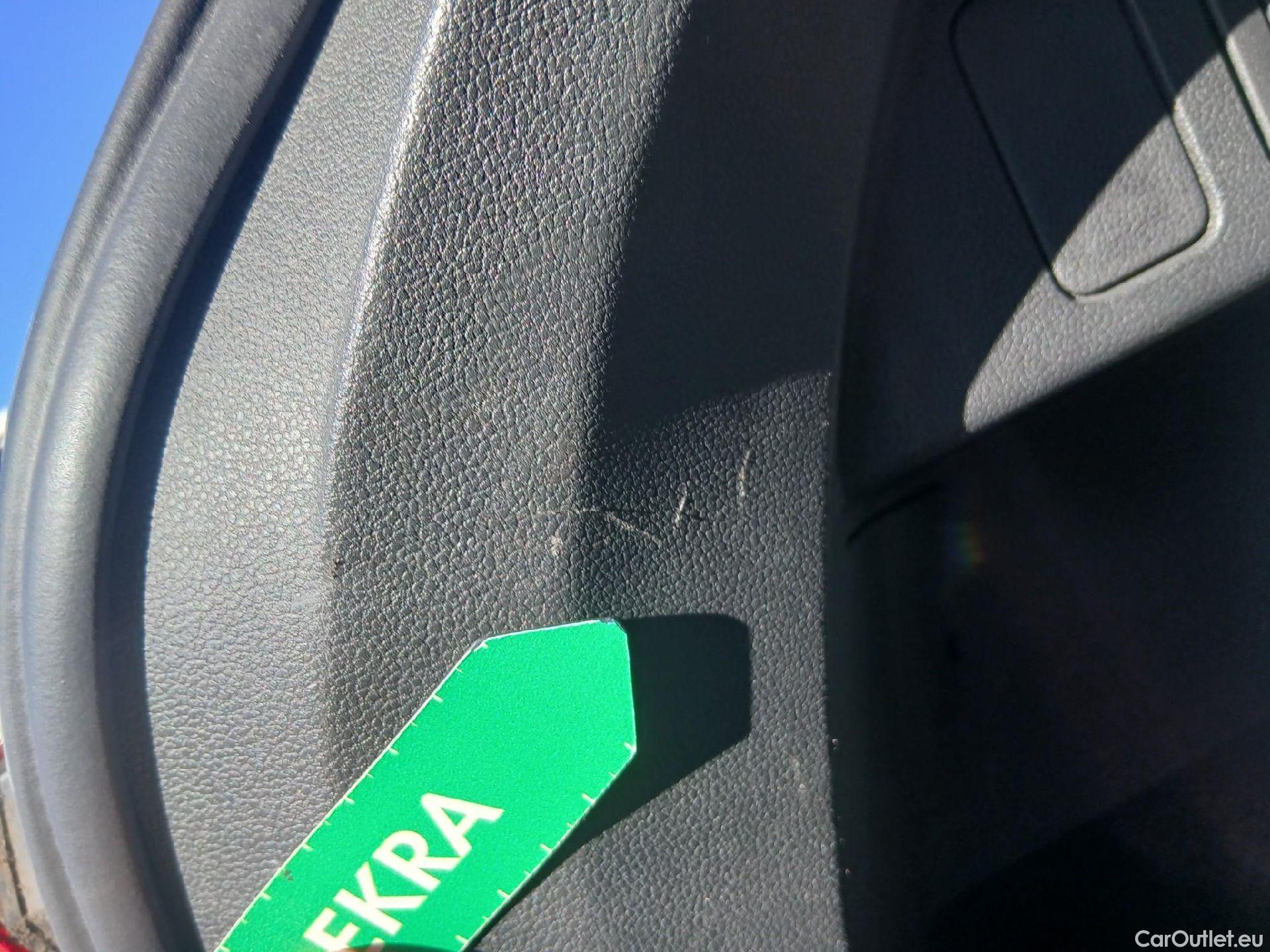  Volkswagen  Tiguan VOLKSWAGEN  / 2020 / 5P / todoterreno Life 2.0 TDI 110kW (150CV) DSG #44