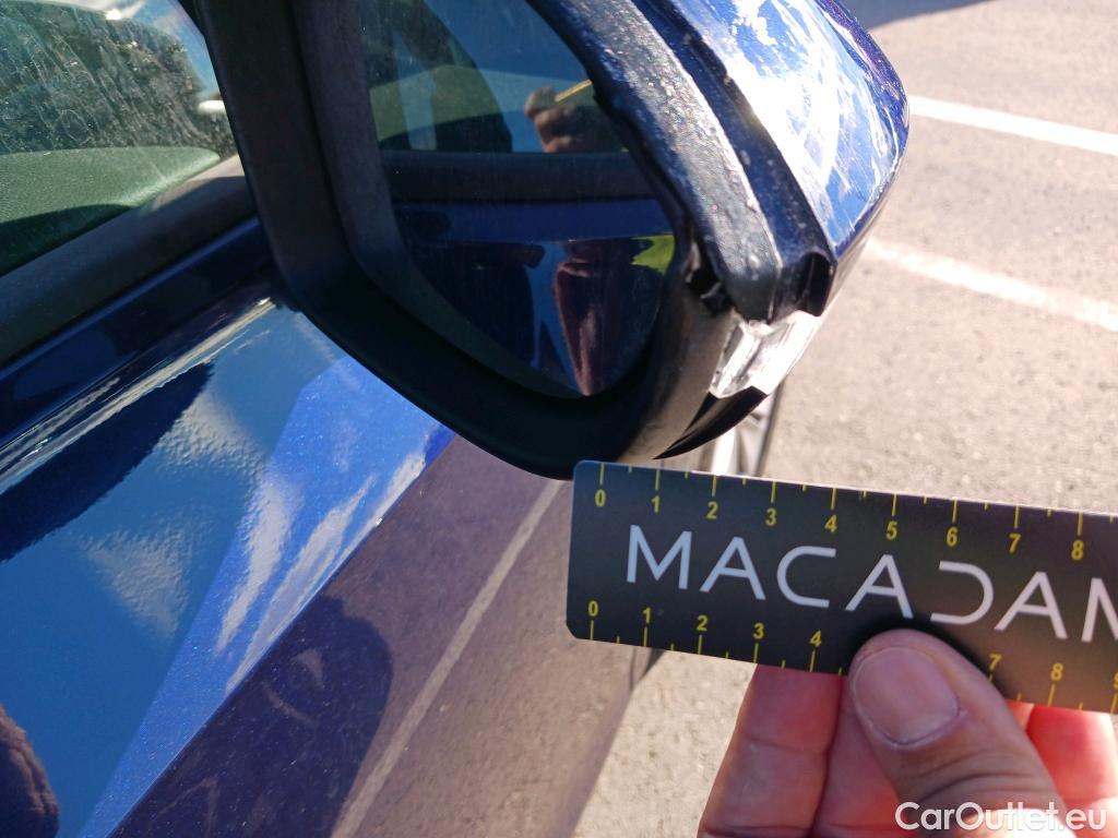  Volkswagen  Golf  VOLKSWAGEN / 2020 / 5P / berlina con portón Life 2.0 TDI 85kW (115CV) #24