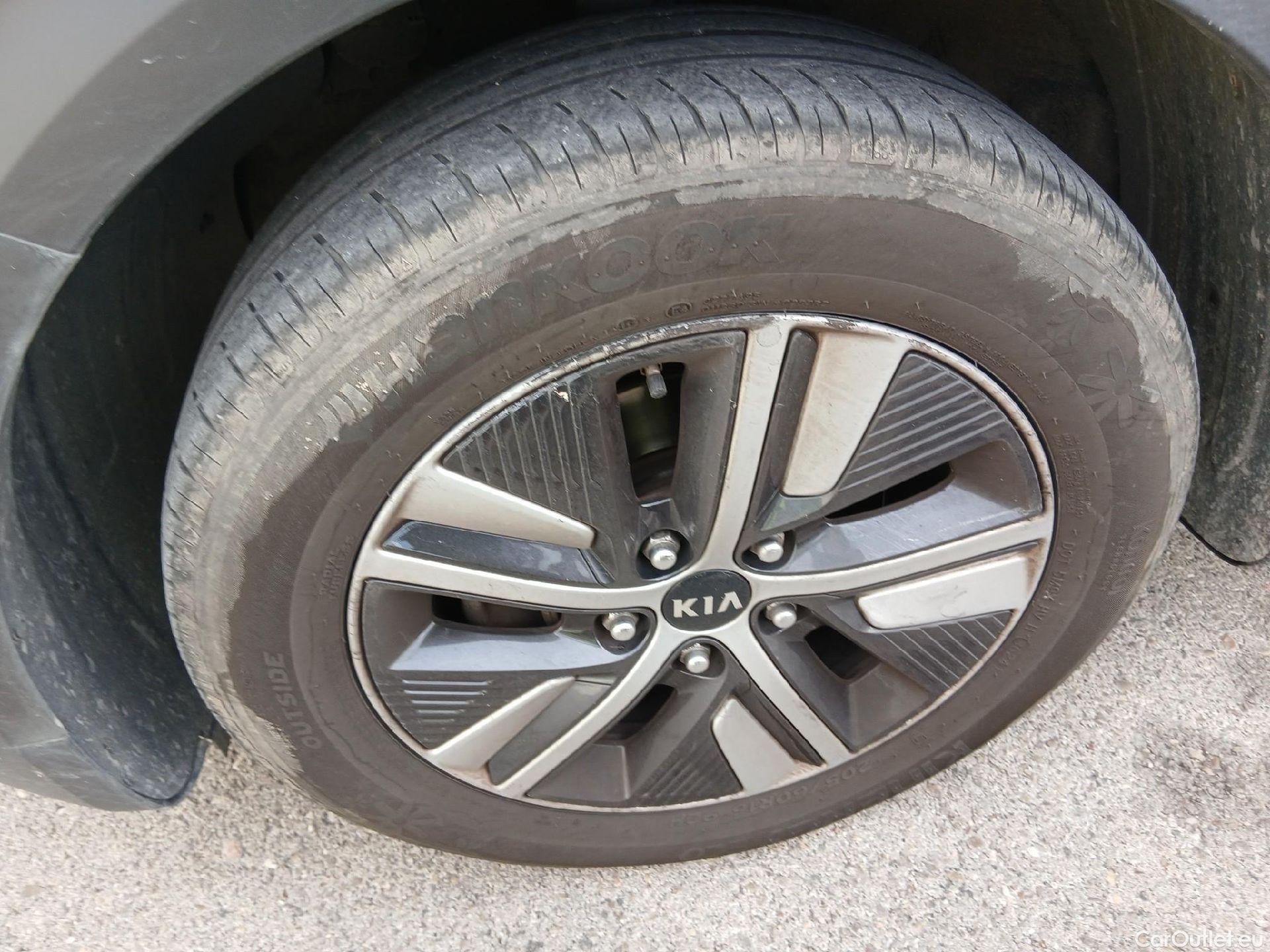  KIA  Niro KIA  1.6 GDi PHEV 104kW (141CV) Drive (AC) #17