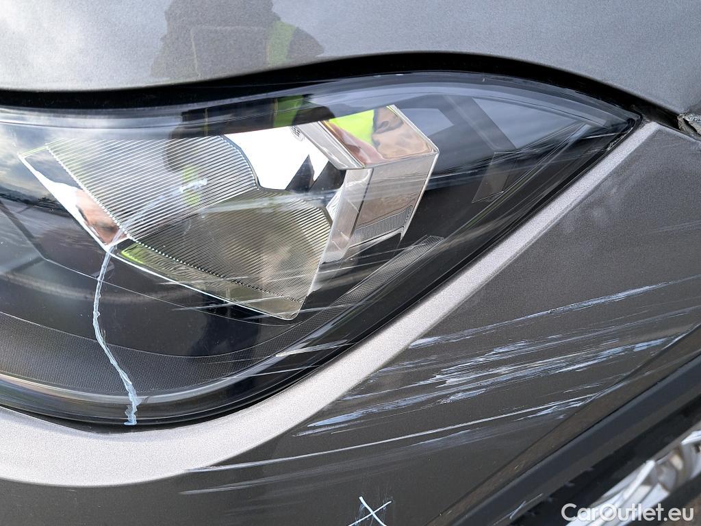  Volkswagen  T-CROSS VOLKSWAGEN  / 2018 / 5P / todoterreno Advance 1.0 TSI 85kW (115CV) DSG (AC) #2