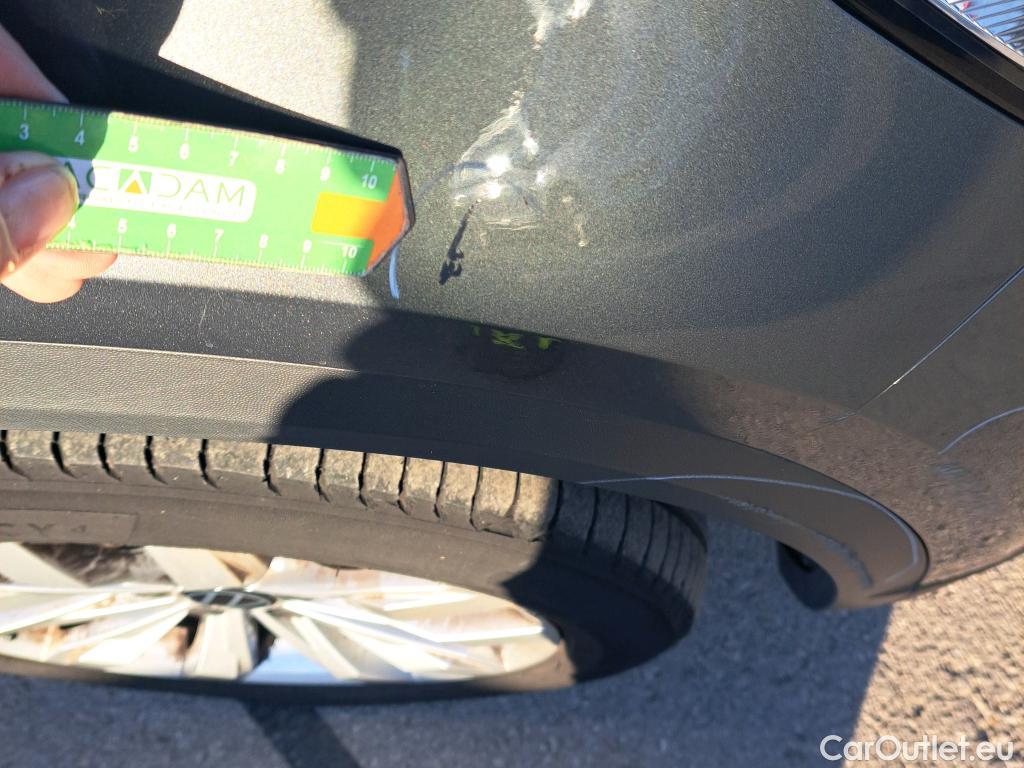  Volkswagen  T-ROC VOLKSWAGEN  / 2017 / 5P / todoterreno Advance 2.0 TDI 110kW (150CV) DSG (AC2) #6