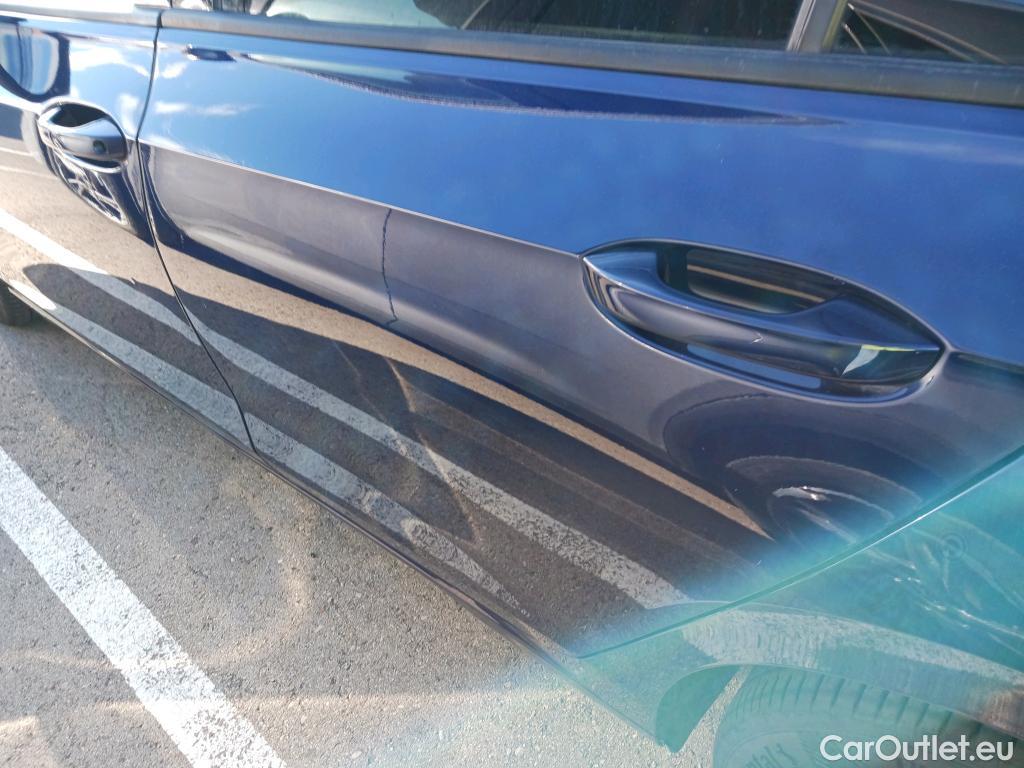  Volkswagen  Golf  VOLKSWAGEN / 2020 / 5P / berlina con portón Life 2.0 TDI 85kW (115CV) #9