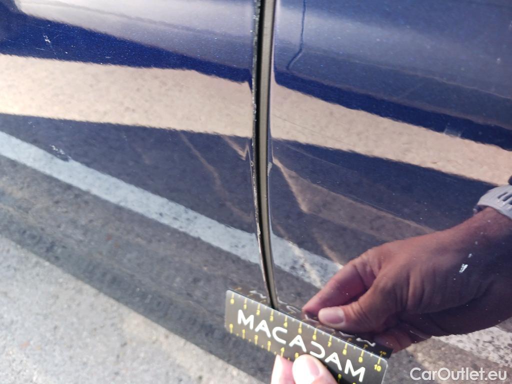  Volkswagen  Golf  VOLKSWAGEN / 2020 / 5P / berlina con portón Life 2.0 TDI 85kW (115CV) #5