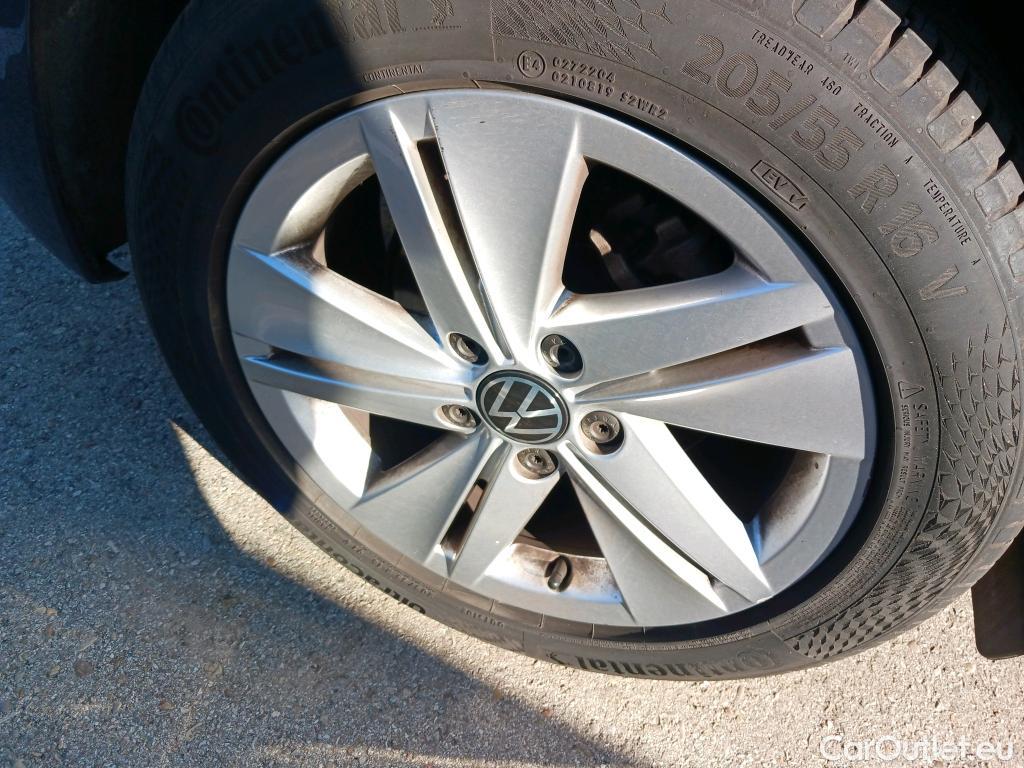  Volkswagen  Golf  VOLKSWAGEN / 2020 / 5P / berlina con portón Life 2.0 TDI 85kW (115CV) #34