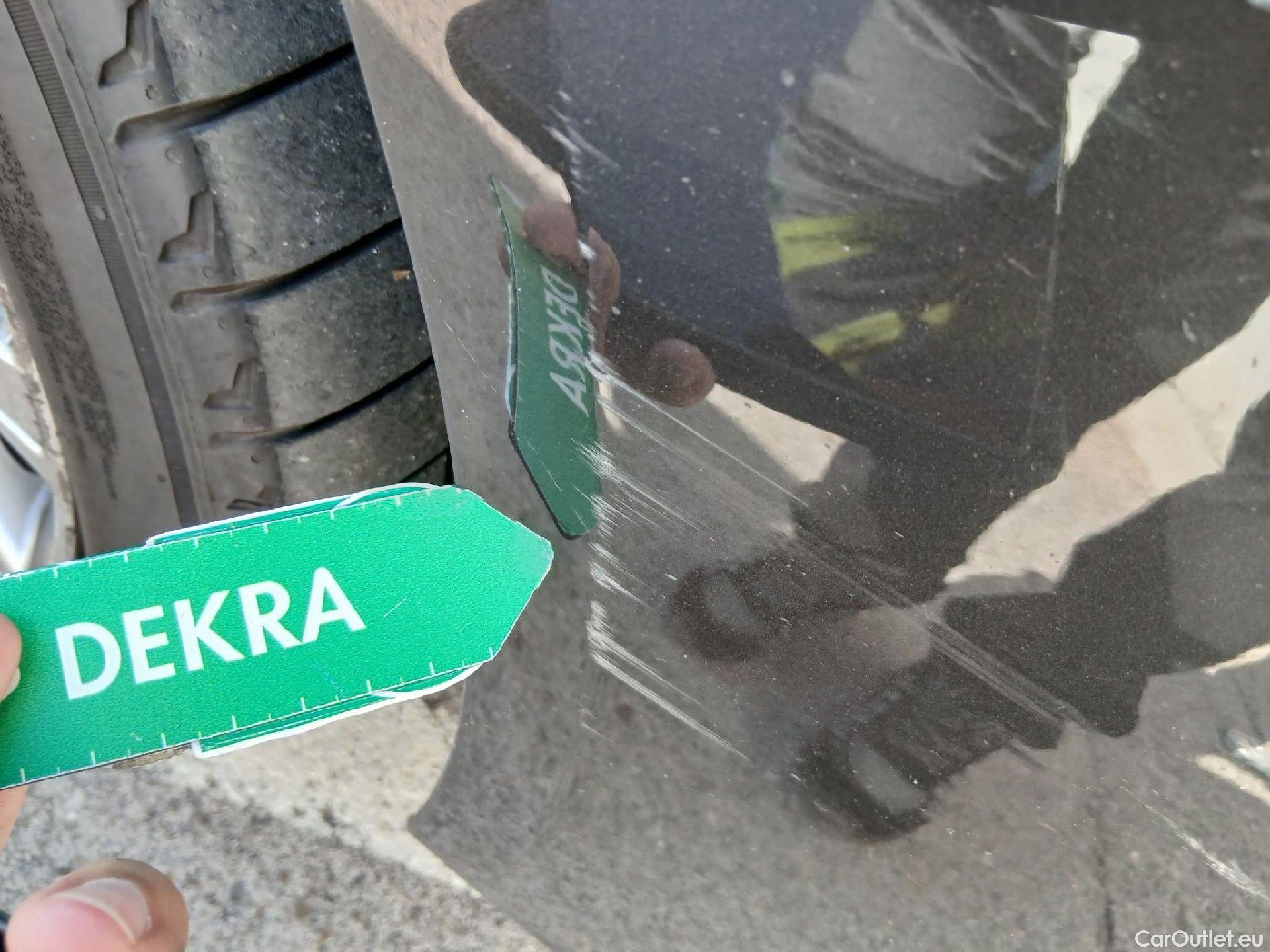  Land Rover  Discovery OPEL Insignia / 2020 / 5P / berlina con portón GS Business Elegance 2.0D DVH 130kW MT6 #15