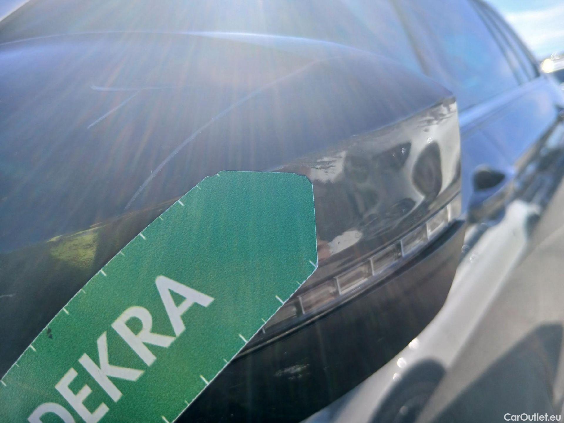  Volkswagen  Tiguan VOLKSWAGEN  / 2020 / 5P / todoterreno Life 2.0 TDI 110kW (150CV) DSG #7