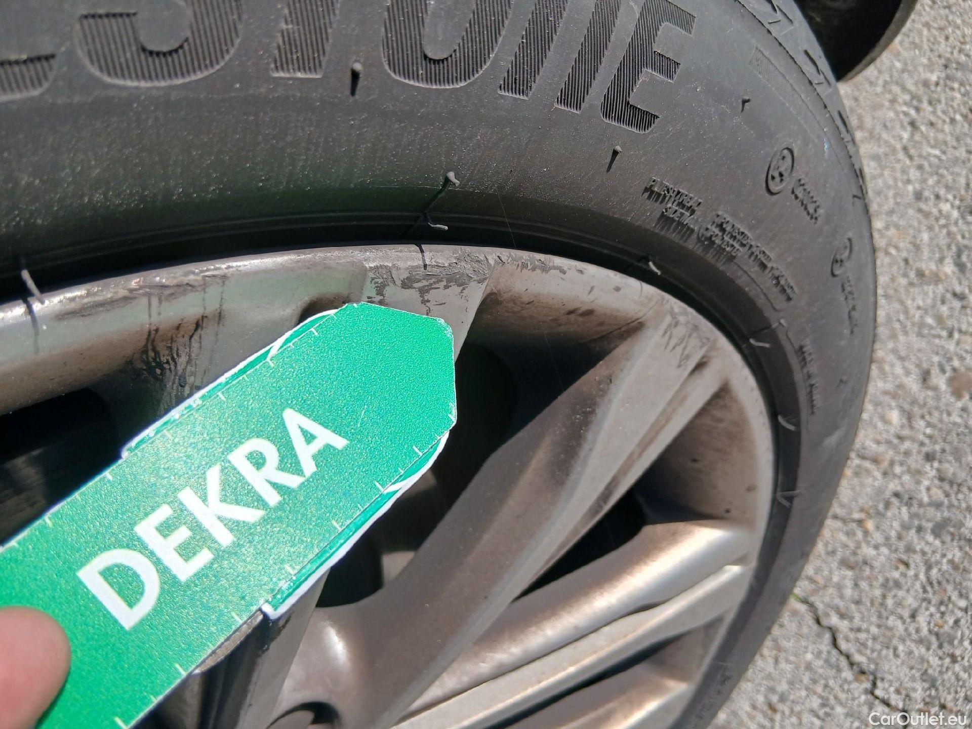  Land Rover  Discovery OPEL Insignia / 2020 / 5P / berlina con portón GS Business Elegance 2.0D DVH 130kW MT6 #3