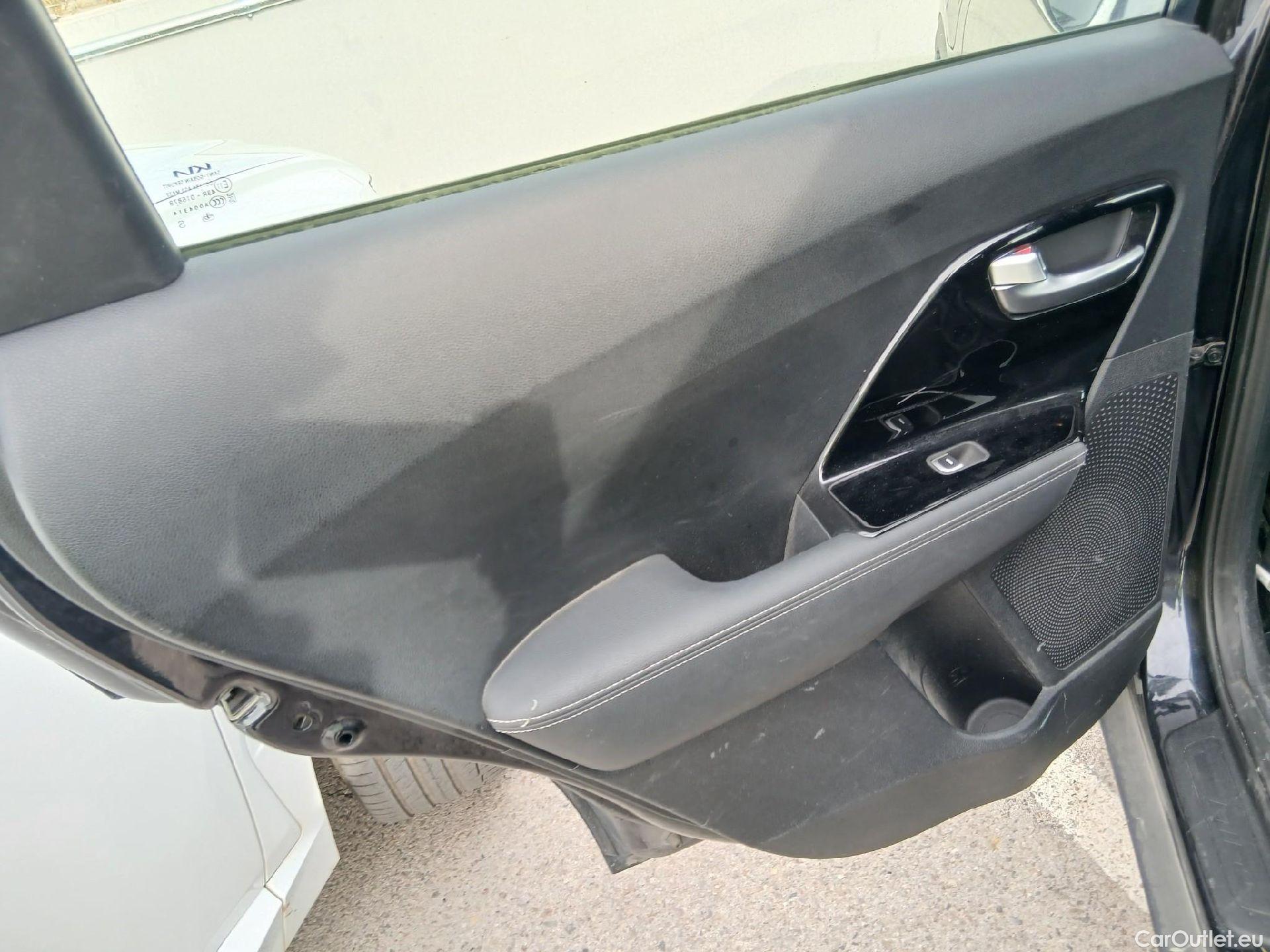  KIA  Niro KIA  1.6 GDi PHEV 104kW (141CV) Drive (AC) #28