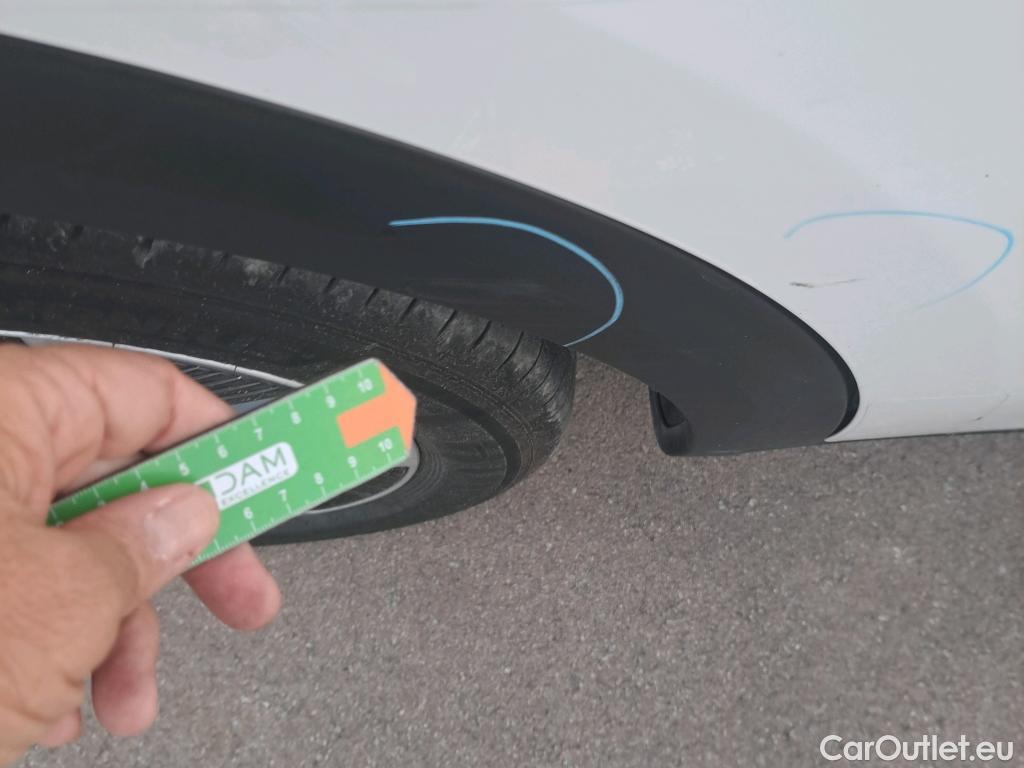  KIA  Niro KIA  / 2019 / 5P / crossover 1.6 GDi PHEV 104kW (141CV) Drive #41