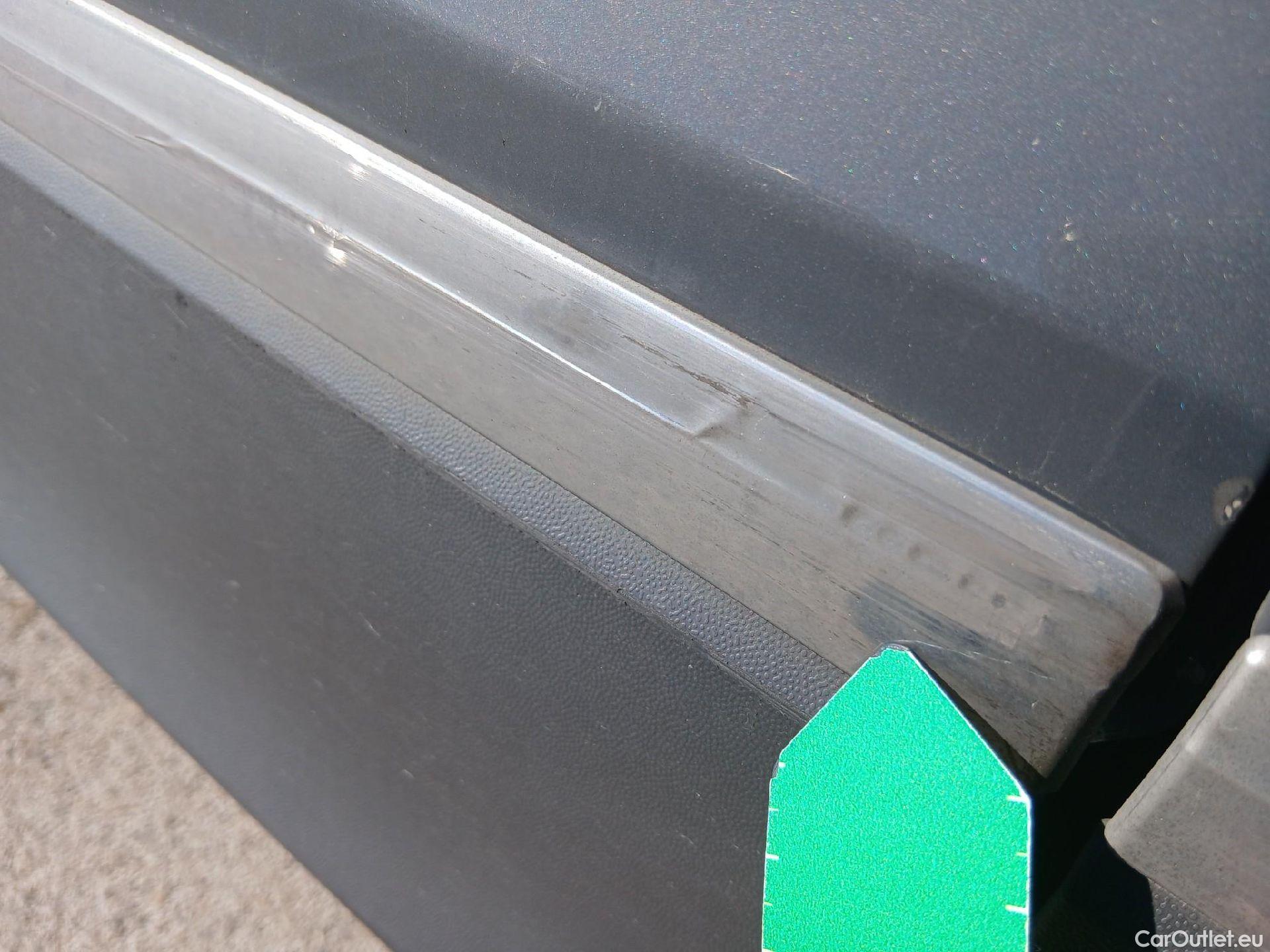  Volkswagen  Tiguan VOLKSWAGEN  / 2020 / 5P / todoterreno Life 2.0 TDI 110kW (150CV) DSG #32