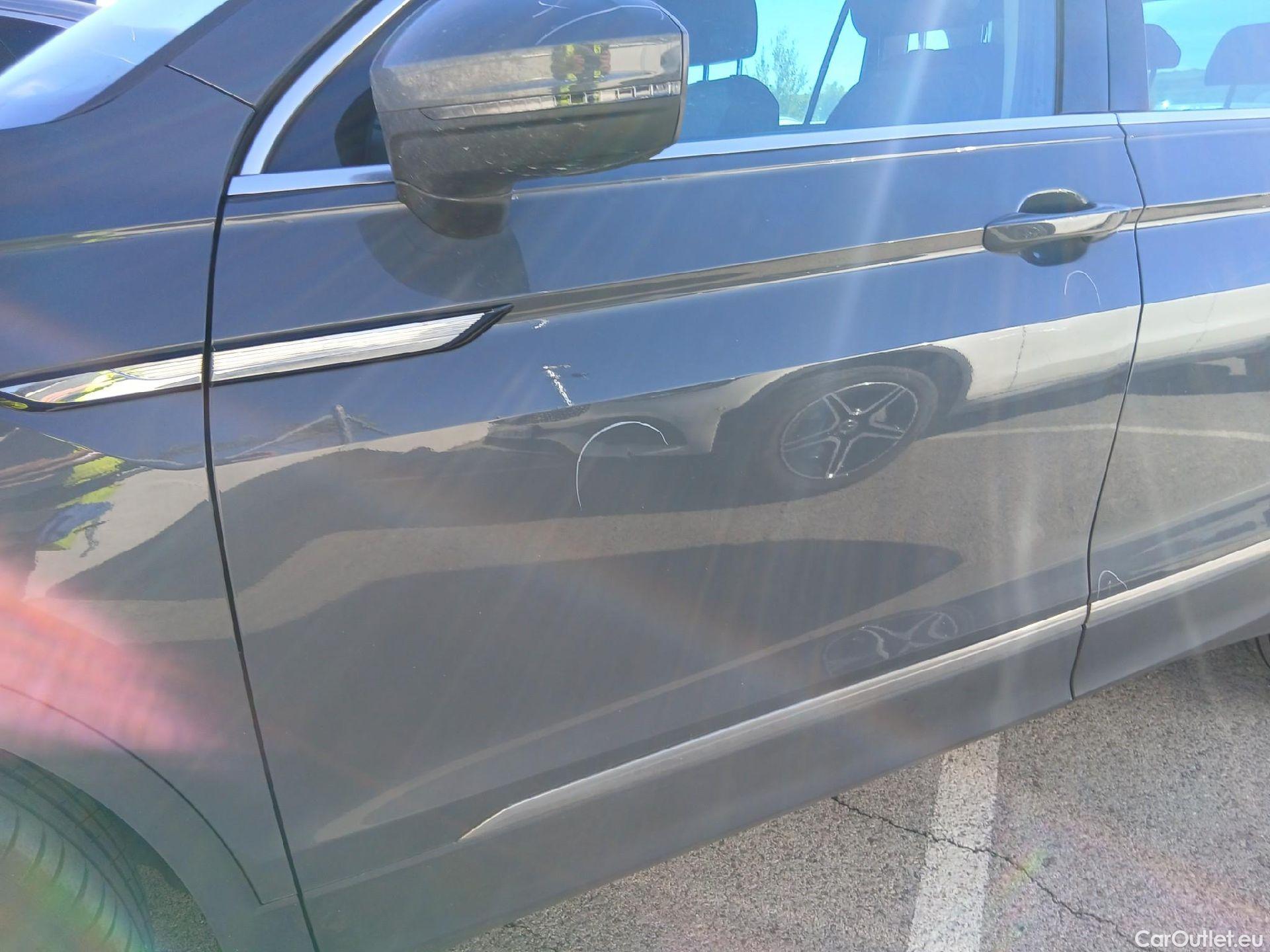  Volkswagen  Tiguan VOLKSWAGEN  / 2020 / 5P / todoterreno Life 2.0 TDI 110kW (150CV) DSG #8