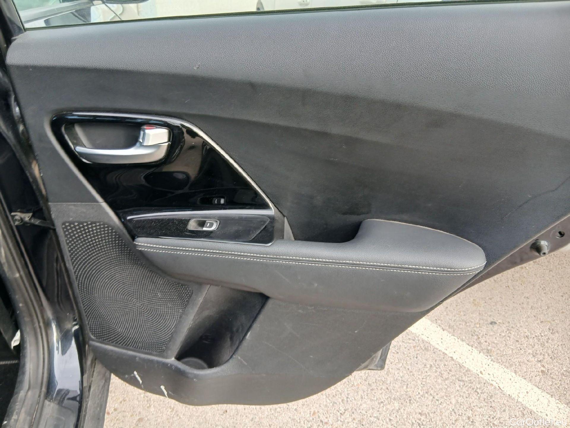  KIA  Niro KIA  1.6 GDi PHEV 104kW (141CV) Drive (AC) #52