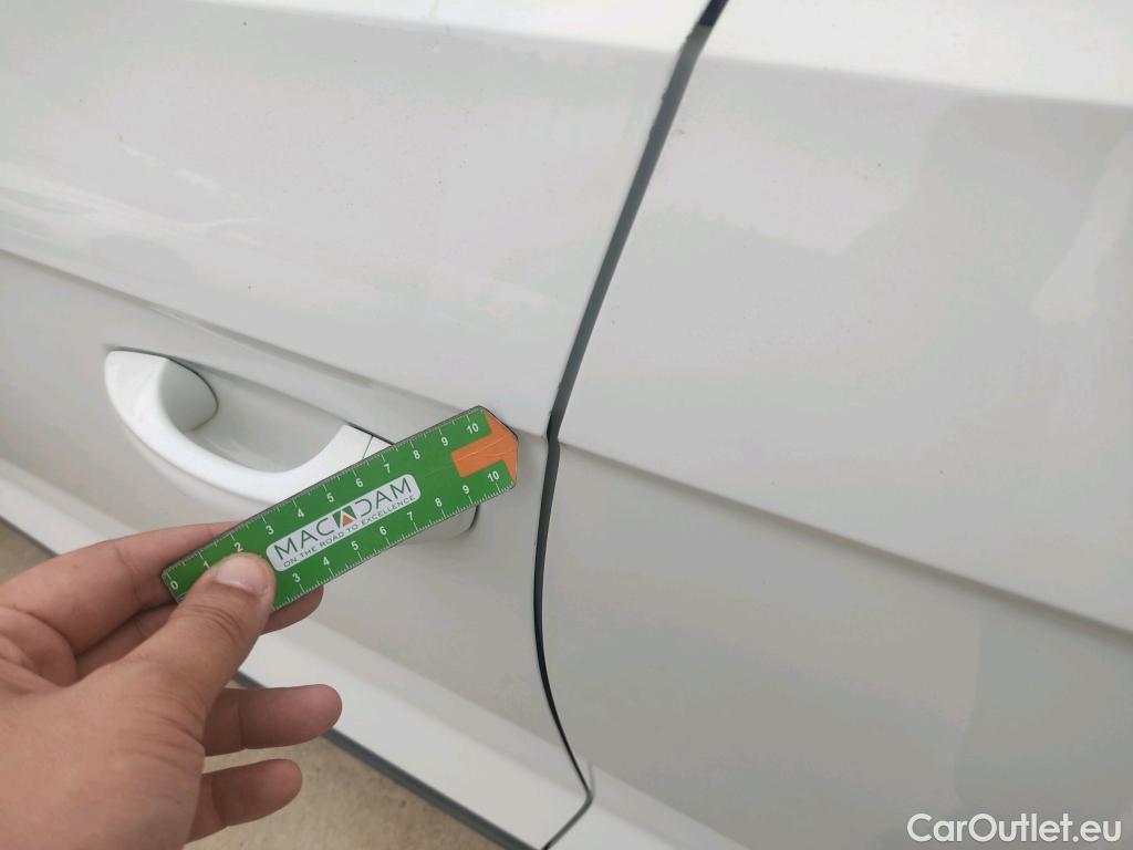  Volkswagen  T-ROC VOLKSWAGEN  / 2017 / 5P / todoterreno Advance 2.0 TDI 85kW (115CV) #17