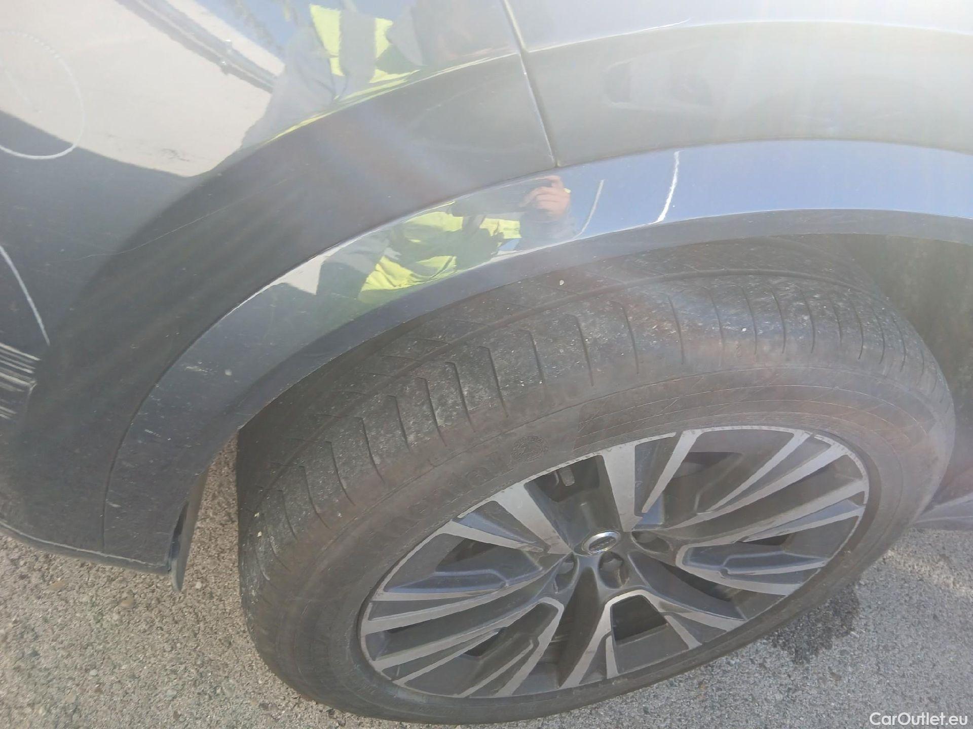  Volvo  XC90 VOLVO  / 2019 / 5P / todoterreno 2.0 B5 D AWD Momentum Pro Auto #13