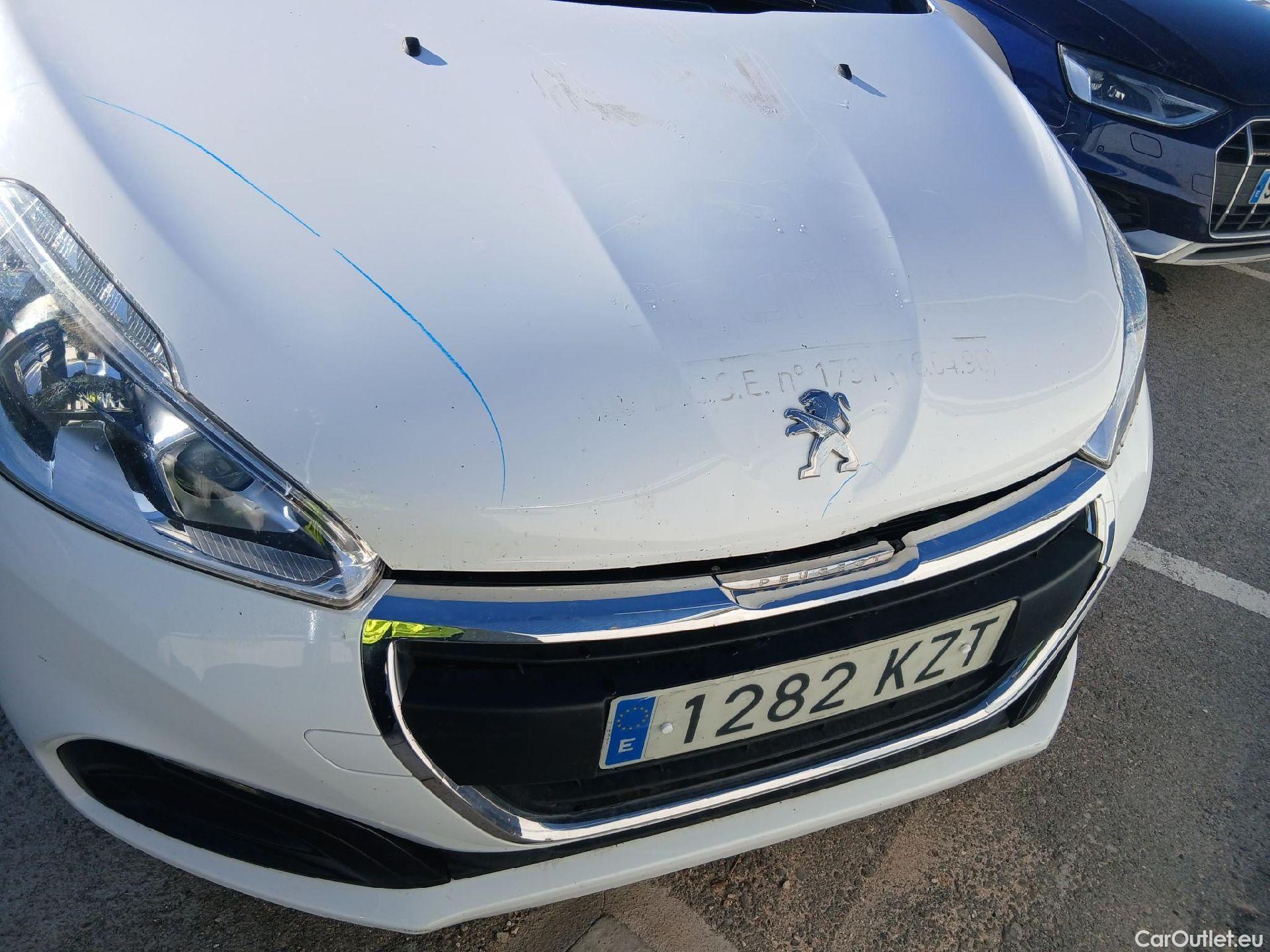  Peugeot  208 PEUGEOT  / 2015 / 5P / berlina con portón 5P ACTIVE BlueHDi 73kW (100CV) #34