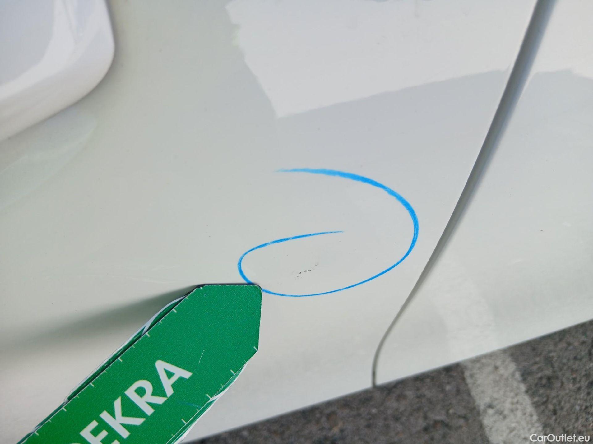  Mercedes  A-Klasse MERCEDES-BENZ Clase A / 2018 / 5P / berlina con portón A 180 #18