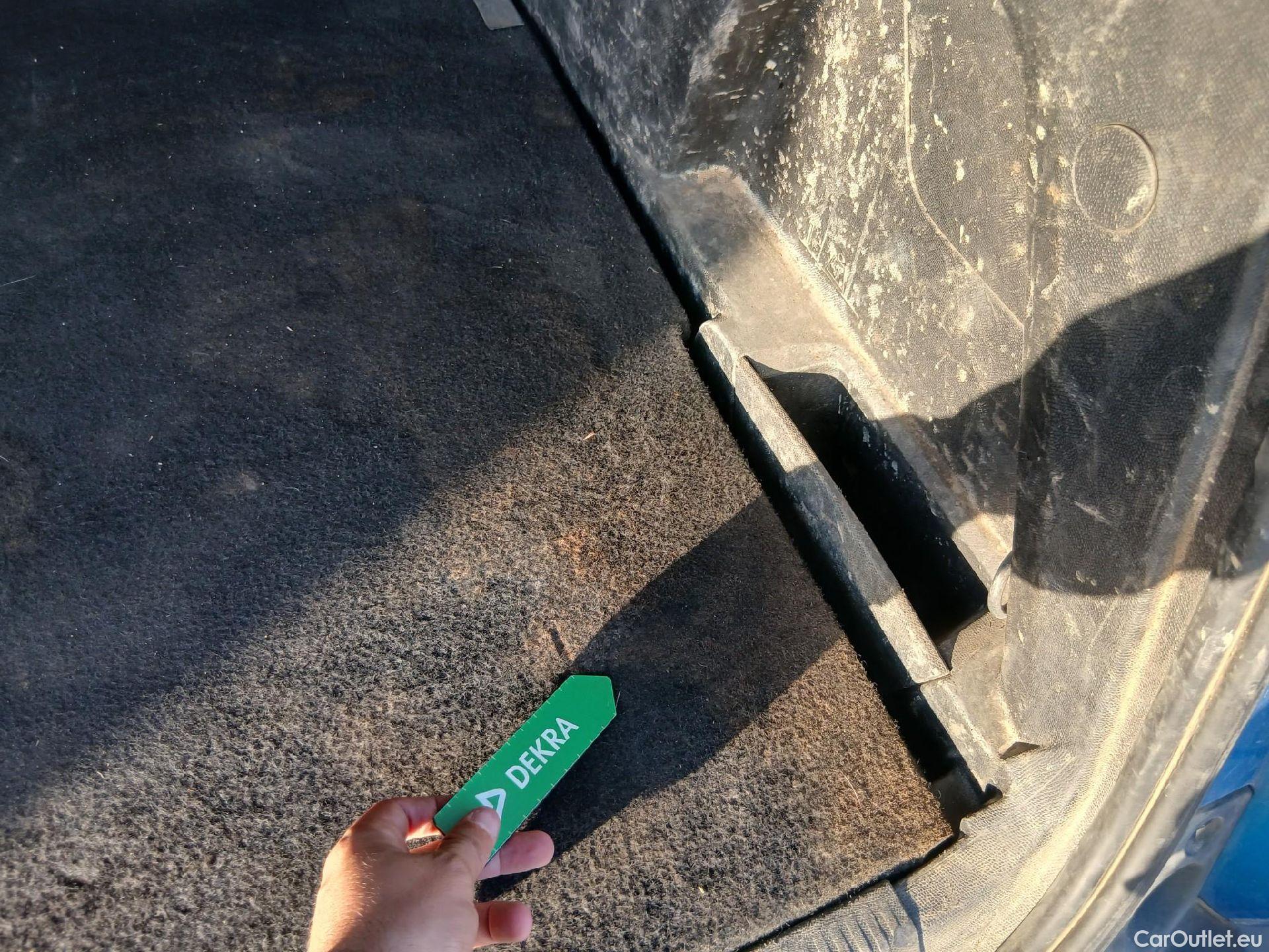  Peugeot  3008 PEUGEOT  / 2020 / 5P / todoterreno 1.2 PureTech 96KW S&S Active Pack EAT8 #32