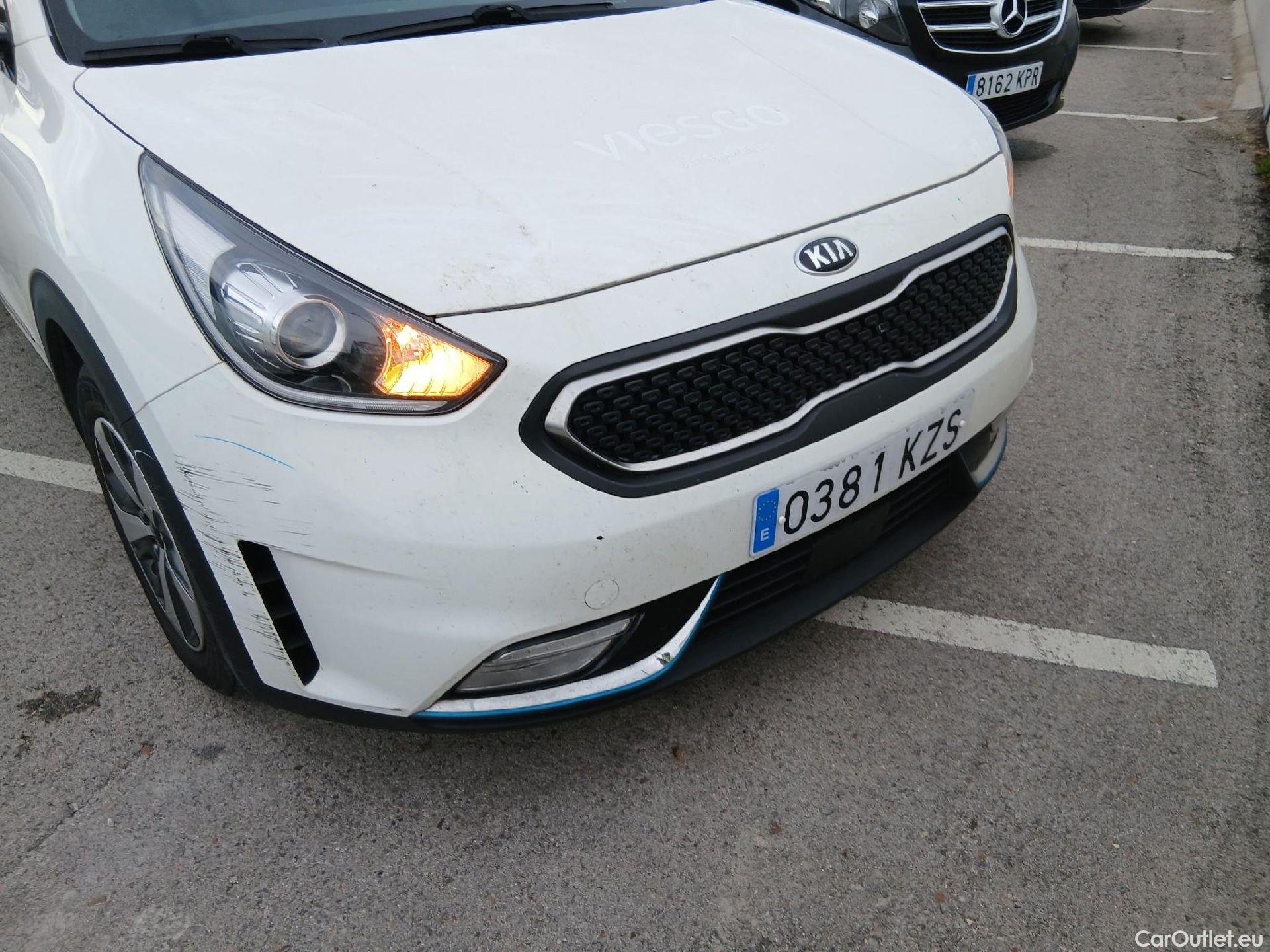  KIA  Niro KIA  Hïbrido Enchufable / 2016 / 5P / crossover 1.6 GDi Híbrido Enchufable 104kW Drive #2