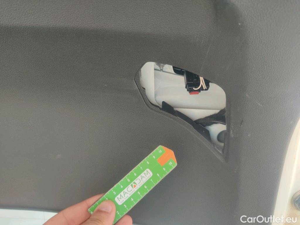  Volkswagen  T-ROC VOLKSWAGEN  / 2017 / 5P / todoterreno Advance 2.0 TDI 85kW (115CV) #9