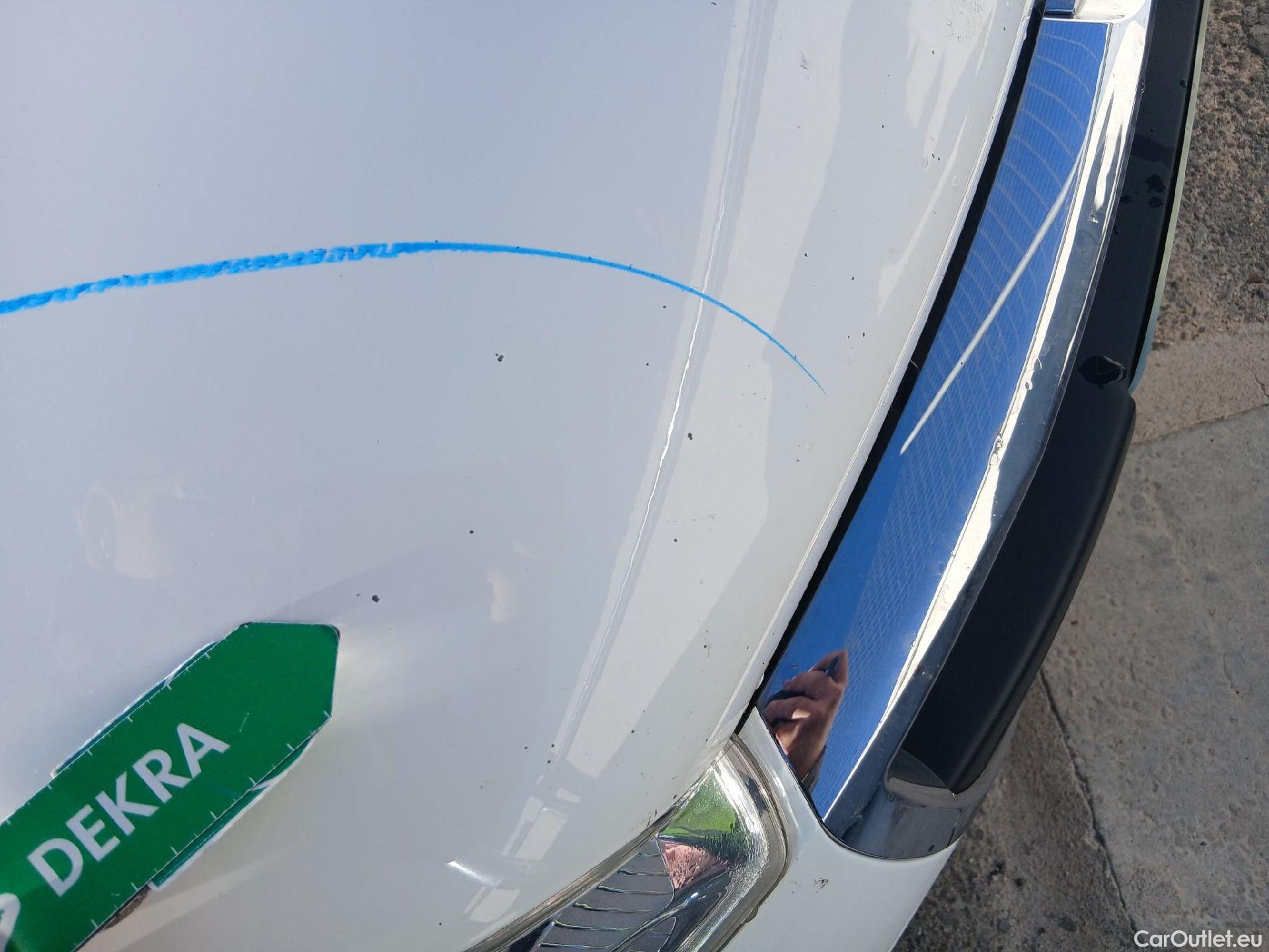  Peugeot  208 PEUGEOT  / 2015 / 5P / berlina con portón 5P ACTIVE BlueHDi 73kW (100CV) #14