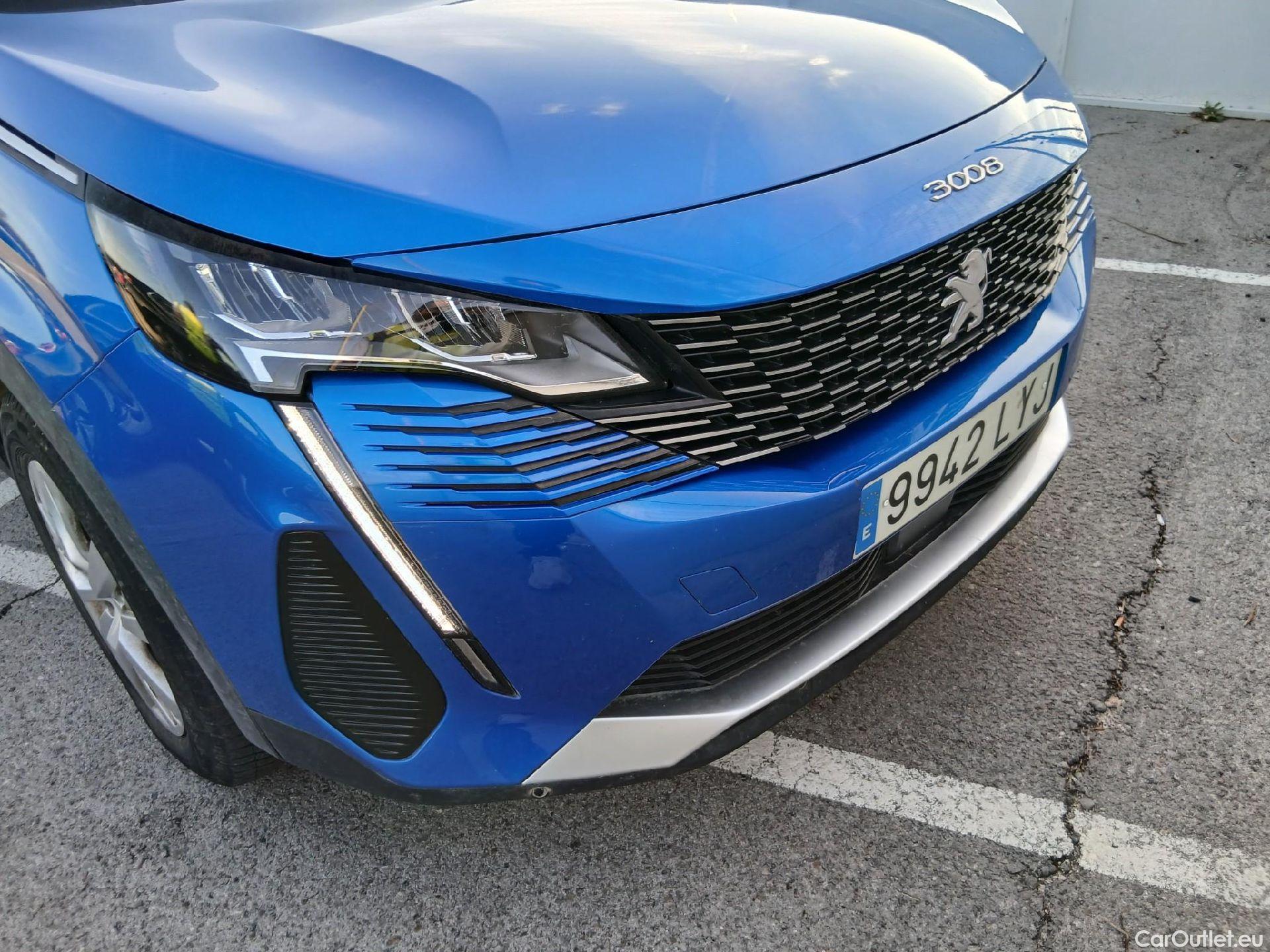  Peugeot  3008 PEUGEOT  / 2020 / 5P / todoterreno 1.2 PureTech 96KW S&S Active Pack EAT8 #9