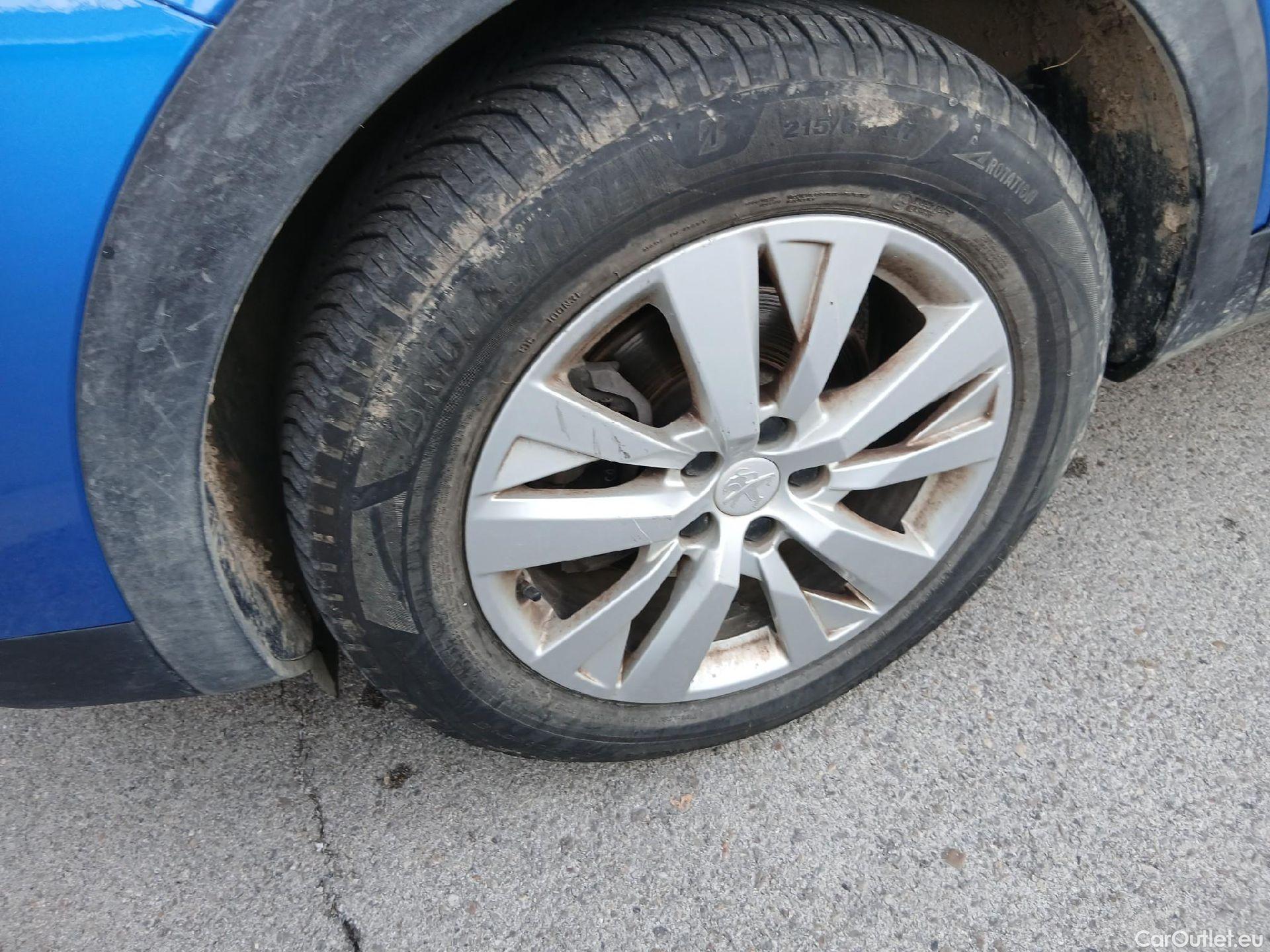  Peugeot  3008 PEUGEOT  / 2020 / 5P / todoterreno 1.2 PureTech 96KW S&S Active Pack EAT8 #12