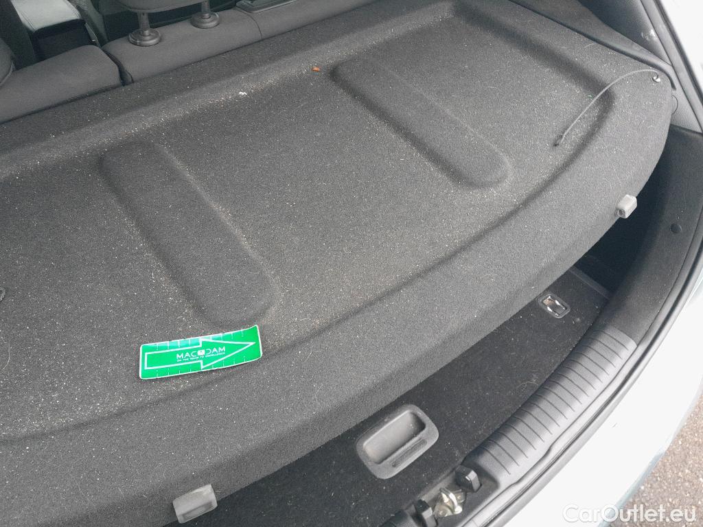  KIA  Cee'd KIA Ceed / 2018 / 5P / berlina con portón 1.0 T-GDi 74kW (100CV) Drive #8