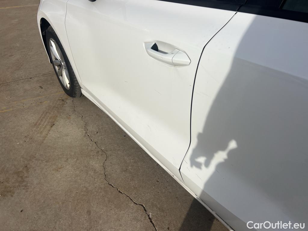  Audi  A3 AUDI  / 2020 / 5P / berlina con portón Sportback 30 TFSI 81kW (110CV) S tronic #4