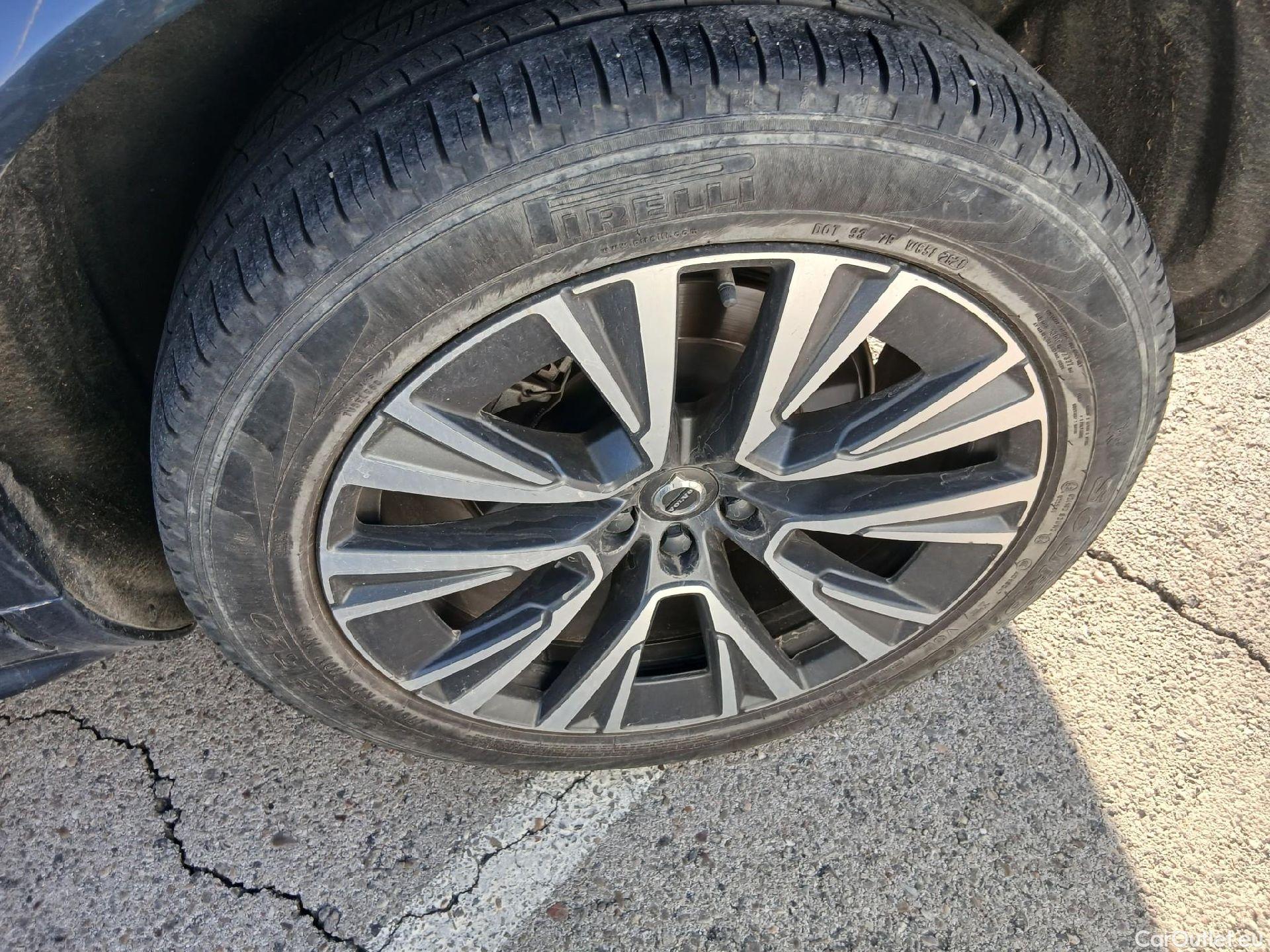  Volvo  XC90 VOLVO  / 2019 / 5P / todoterreno 2.0 B5 D AWD Momentum Pro Auto #3