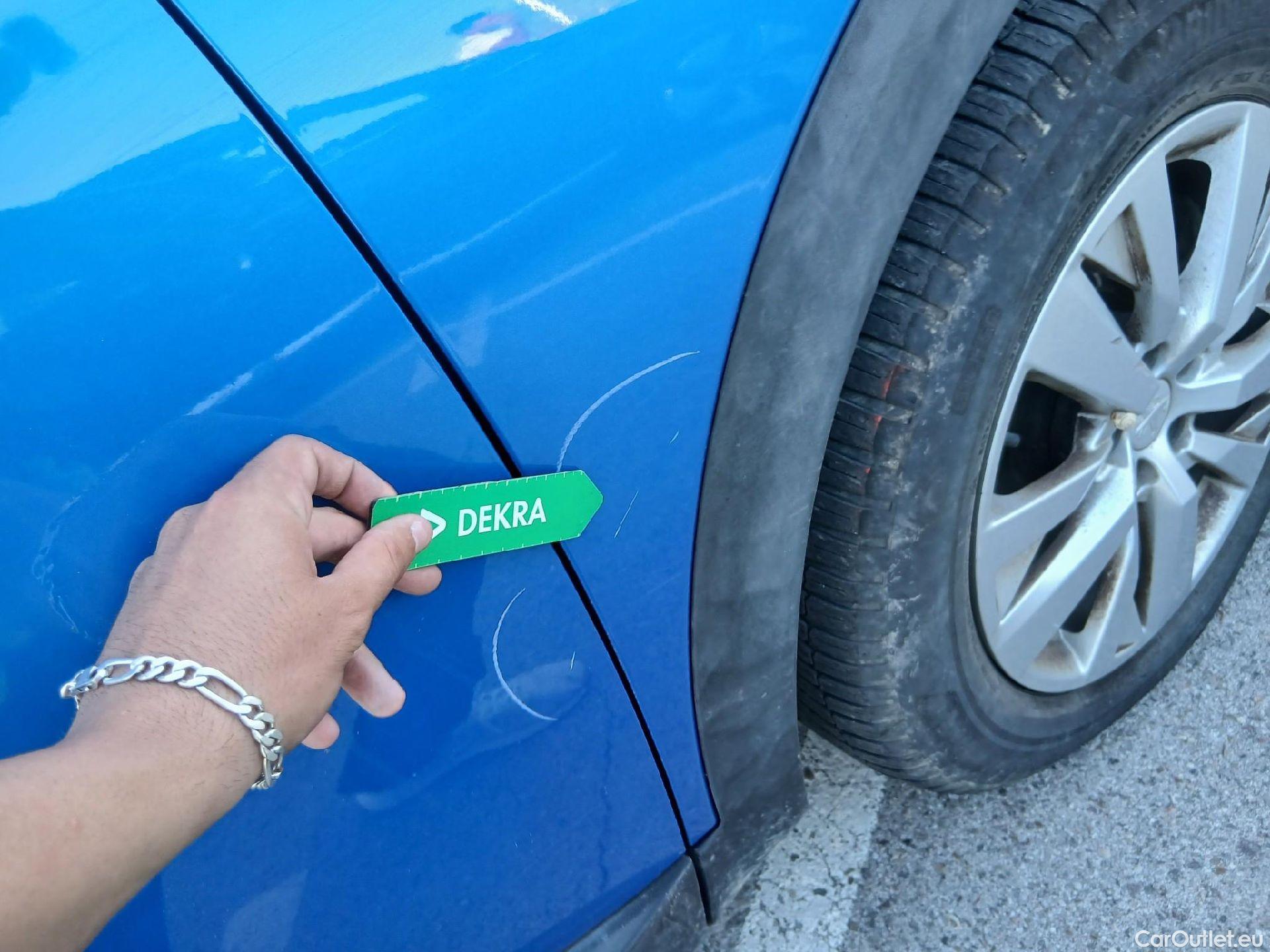  Peugeot  3008 PEUGEOT  / 2020 / 5P / todoterreno 1.2 PureTech 96KW S&S Active Pack EAT8 #28