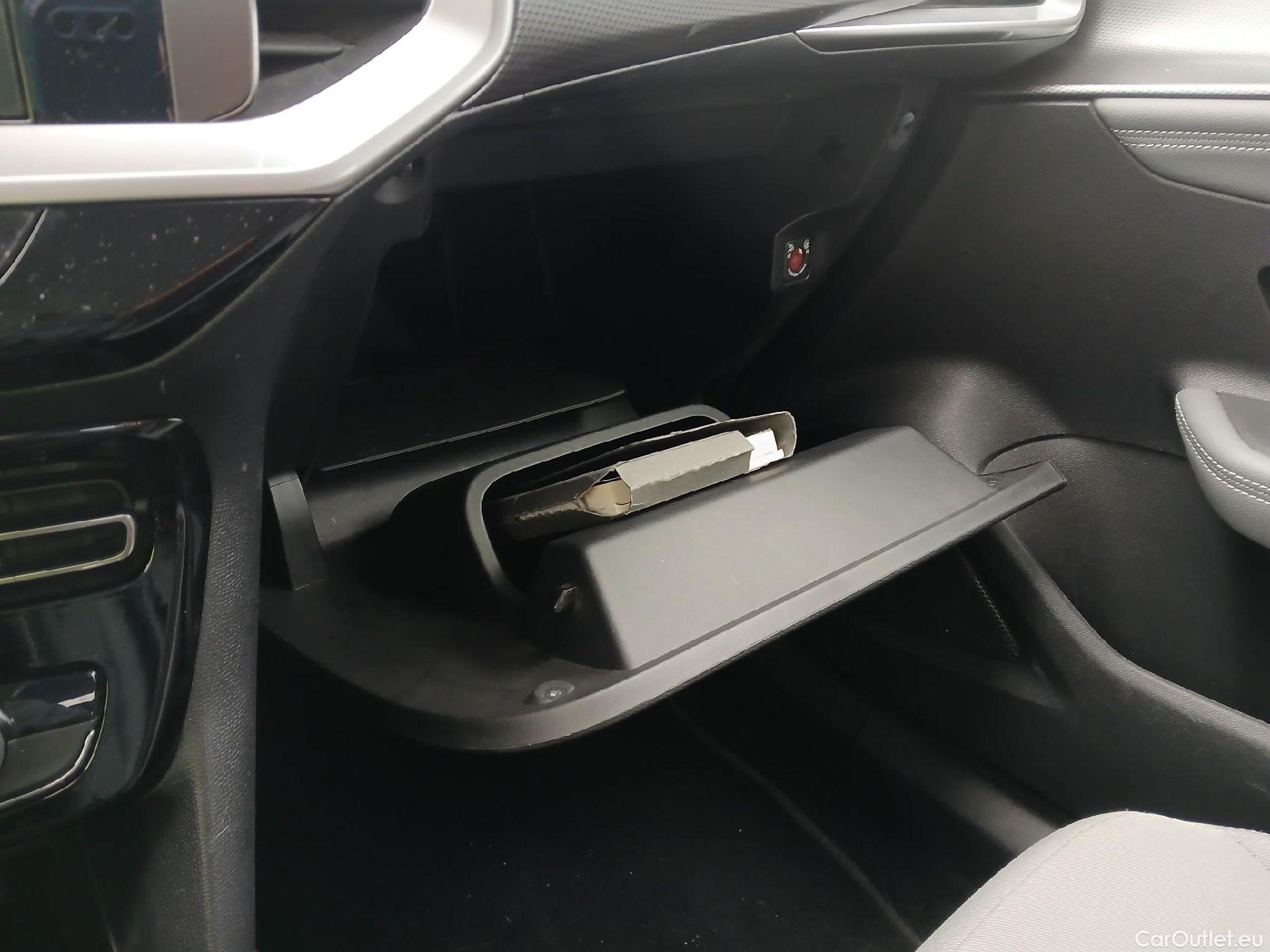  Opel  Mokka OPEL  / 2020 / 5P / todoterreno 1.2 T 96kW (130 CV) Business Elegance #2