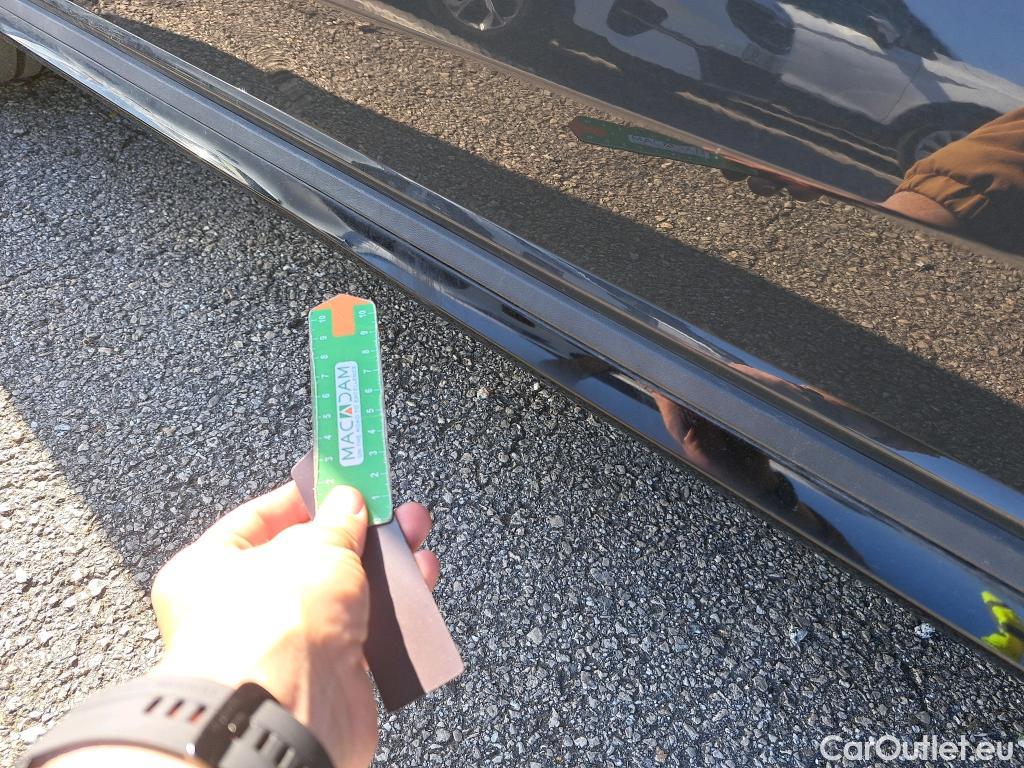  Volkswagen  Touran VOLKSWAGEN  / 2015 / 5P / monovolumen compacto Sport 2.0 TDI 110kW (150CV) #17