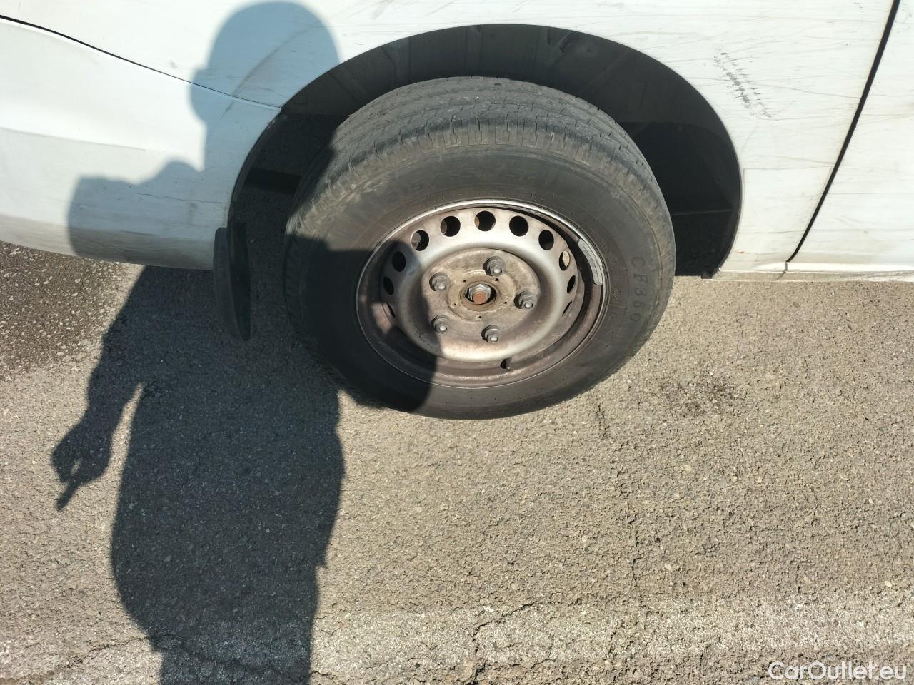  Ford  Transit  Custom Furgón 280 L1 Trend TDCi 105CV MT6 E6dT #70