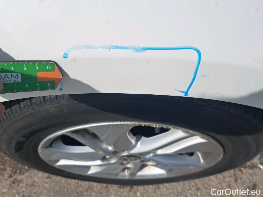  Toyota  Yaris TOYOTA  / 2020 / 5P / berlina con portón 1.5 120H Business Plus #10