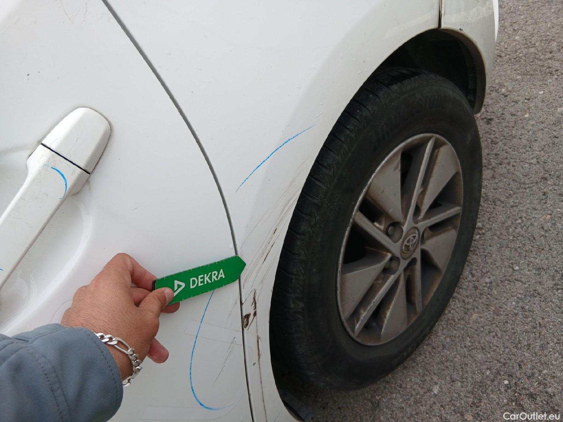  Toyota  Auris TOYOTA  / 2015 / 5P / berlina con portón 1.8 140H Hybrid Business #22