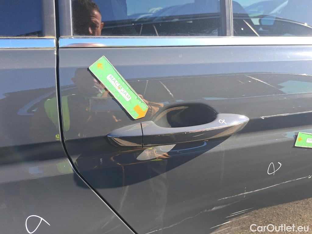  Volkswagen  Touran VOLKSWAGEN  / 2015 / 5P / monovolumen compacto Sport 2.0 TDI 110kW (150CV) #43