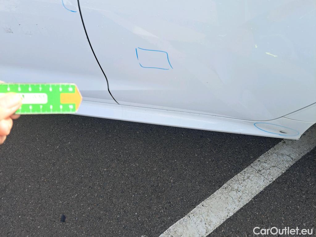  Toyota  Yaris TOYOTA  / 2020 / 5P / berlina con portón 1.5 120H Business Plus #27