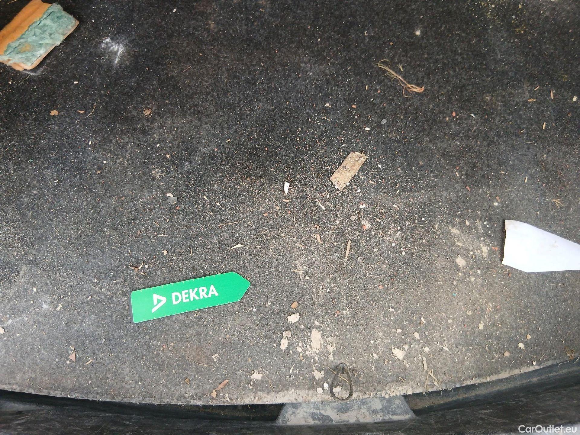  Toyota  Auris TOYOTA  / 2015 / 5P / berlina con portón 1.8 140H Hybrid Business #27