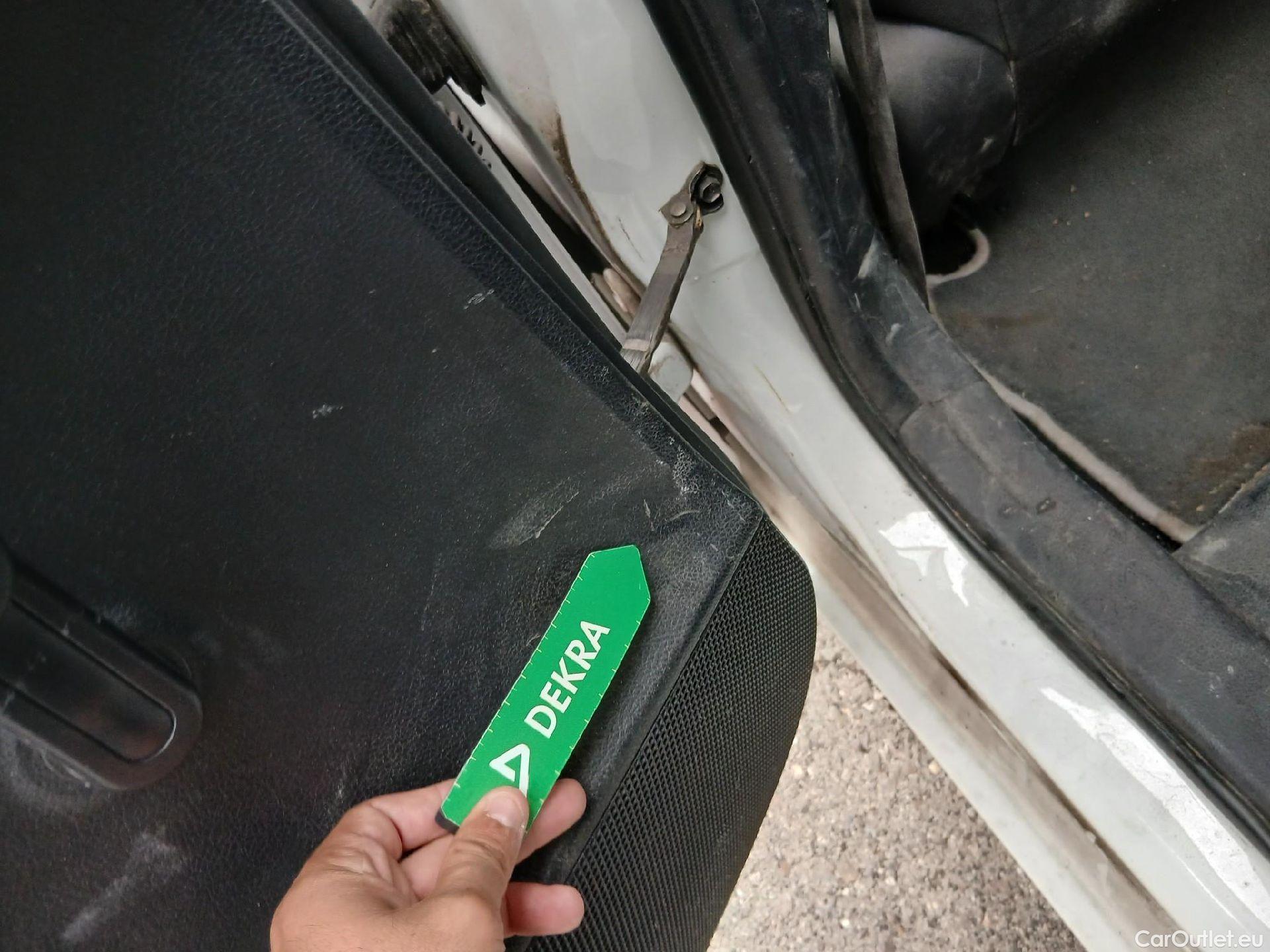  Toyota  Auris TOYOTA  / 2015 / 5P / berlina con portón 1.8 140H Hybrid Business #24