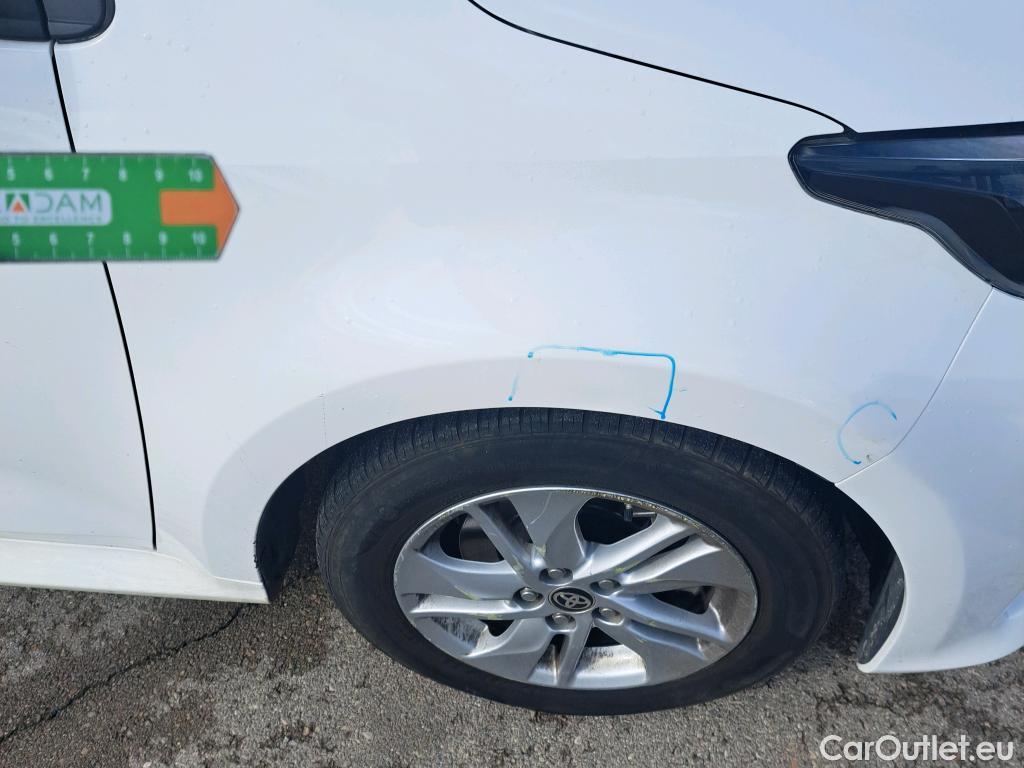  Toyota  Yaris TOYOTA  / 2020 / 5P / berlina con portón 1.5 120H Business Plus #25