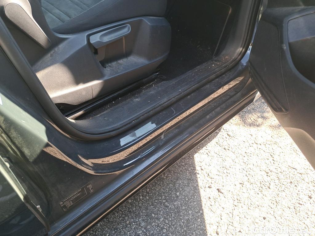  Volkswagen  Touran VOLKSWAGEN  / 2015 / 5P / monovolumen compacto Sport 2.0 TDI 110kW (150CV) #22