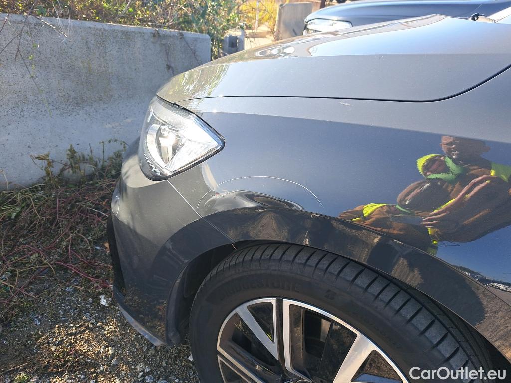  Volkswagen  Touran VOLKSWAGEN  / 2015 / 5P / monovolumen compacto Sport 2.0 TDI 110kW (150CV) #18