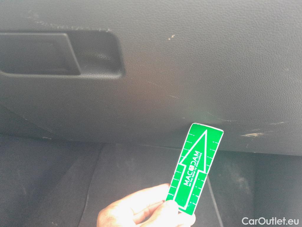  Volkswagen  Polo VOLKSWAGEN  / 2017 / 5P / berlina con portón Advance 1.0 TSI 70kW (95CV) #10